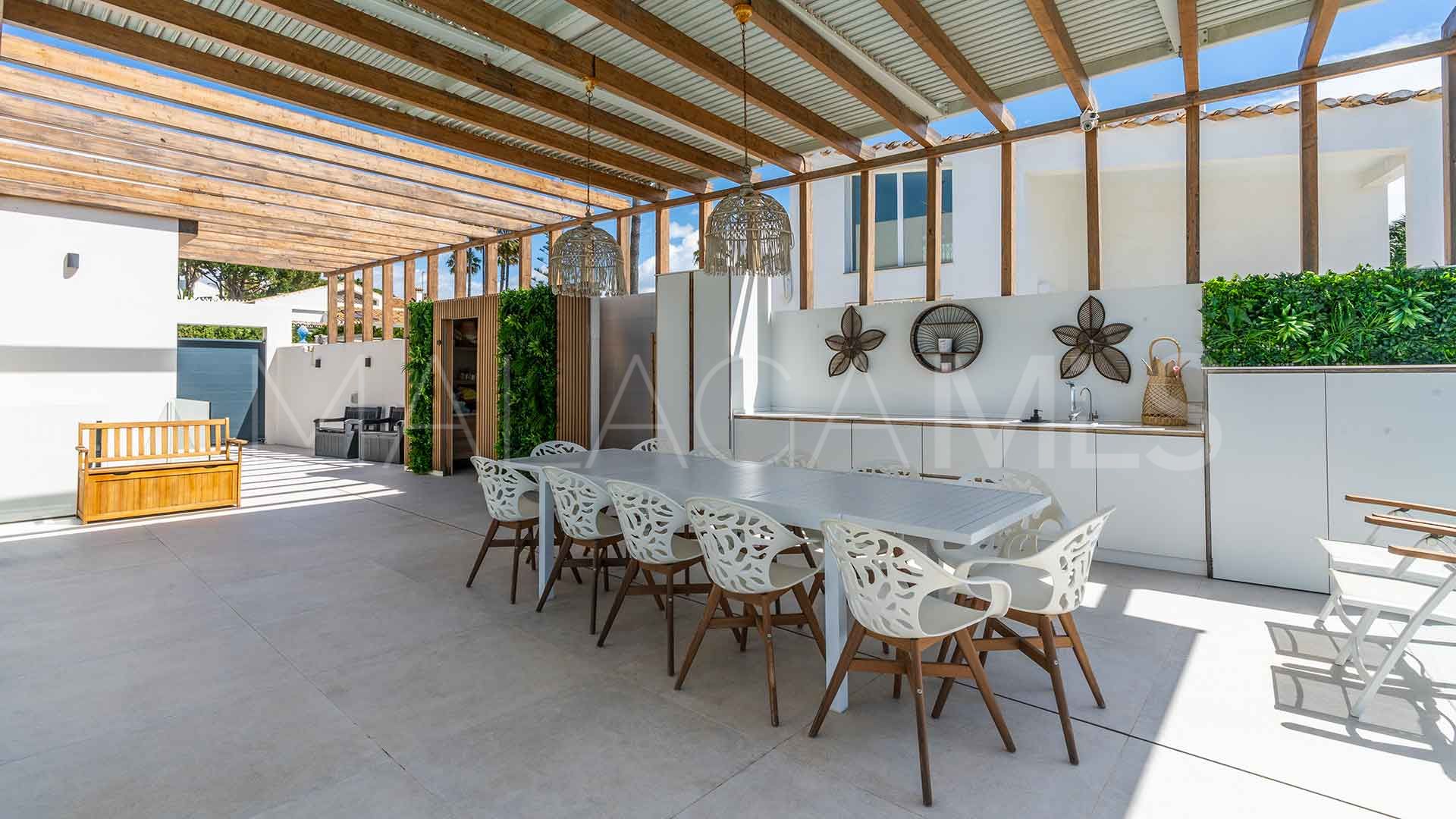 Villa for sale in El Chaparral