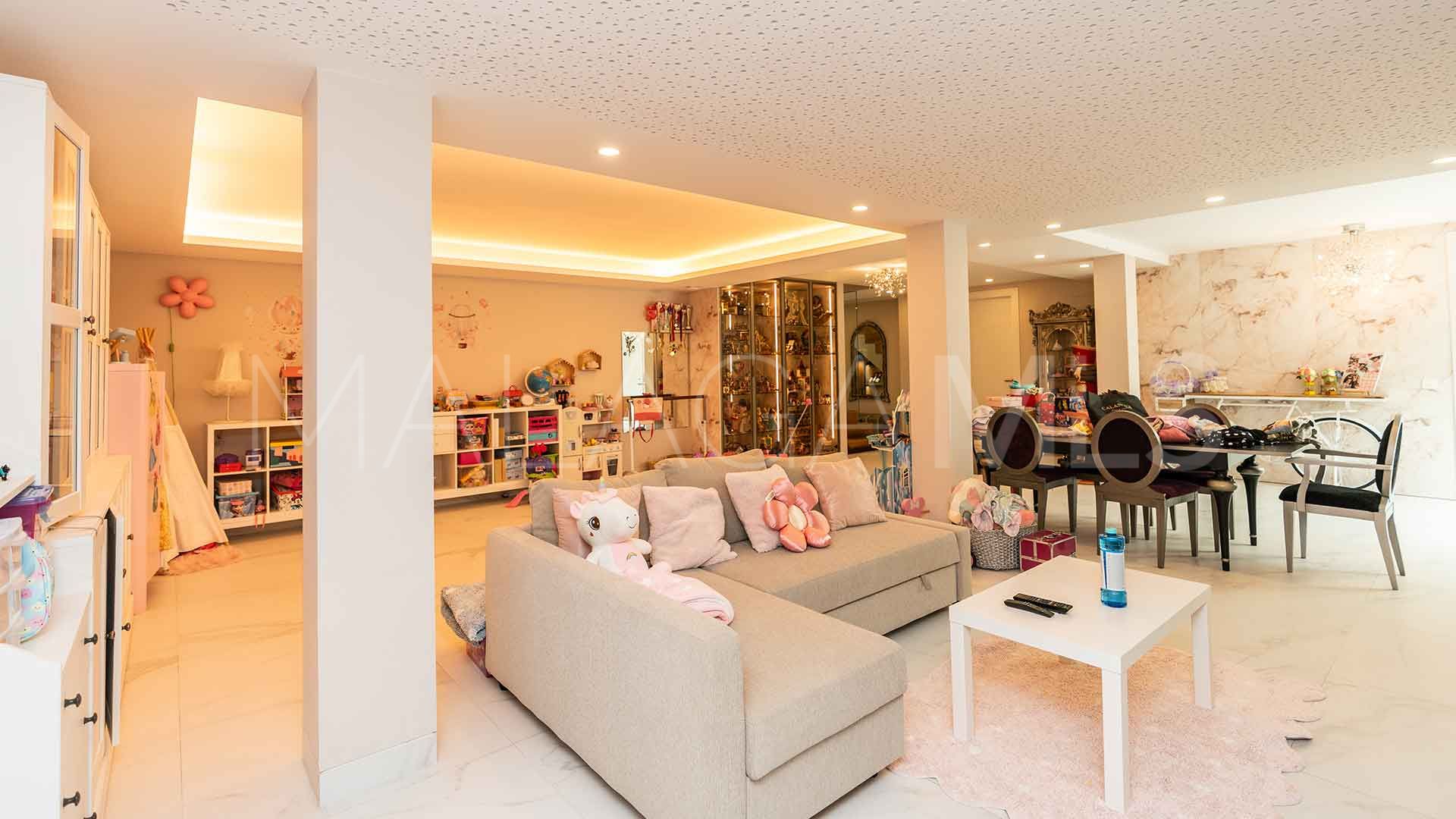 Villa for sale in El Chaparral