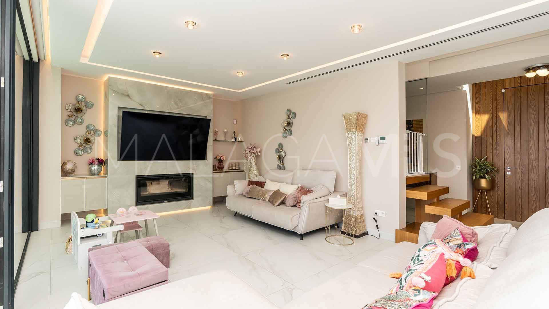 Villa for sale in El Chaparral