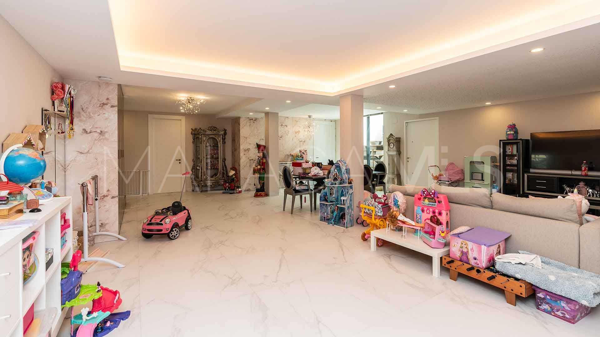 Villa for sale in El Chaparral