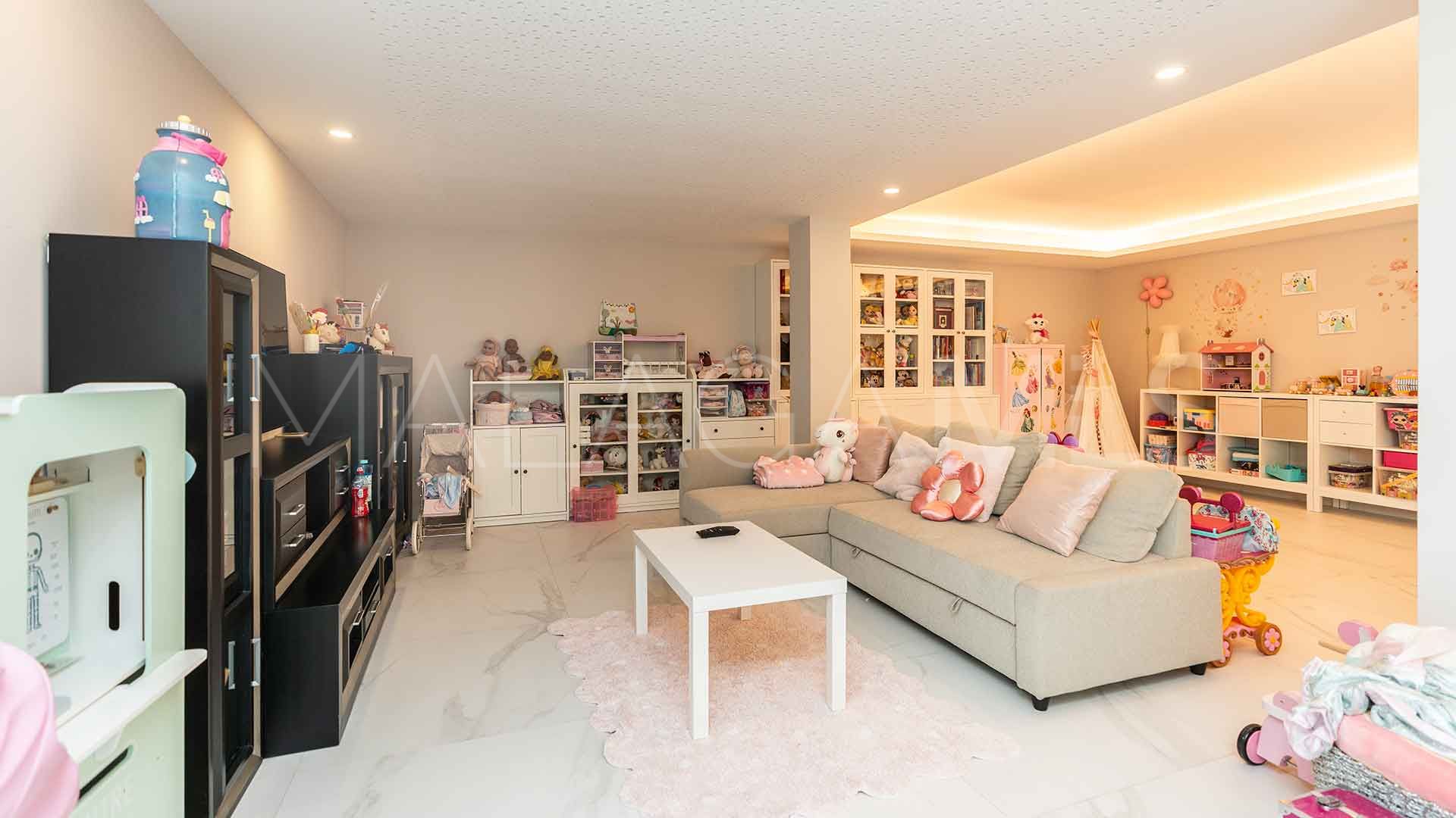 Villa for sale in El Chaparral
