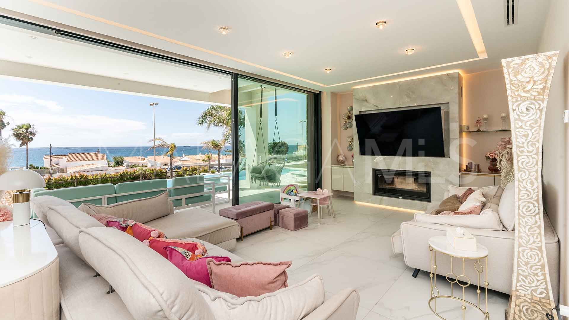 Villa for sale in El Chaparral