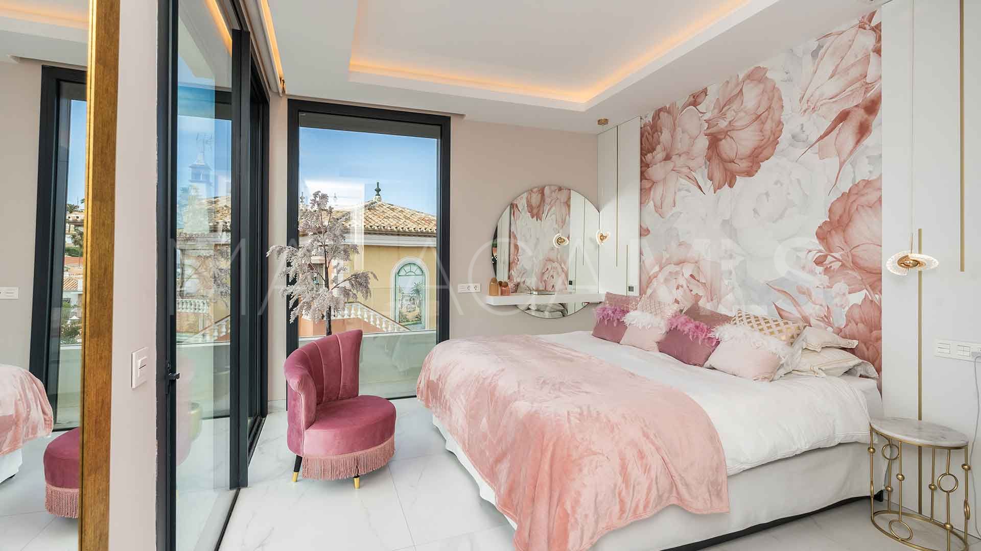 Villa for sale in El Chaparral