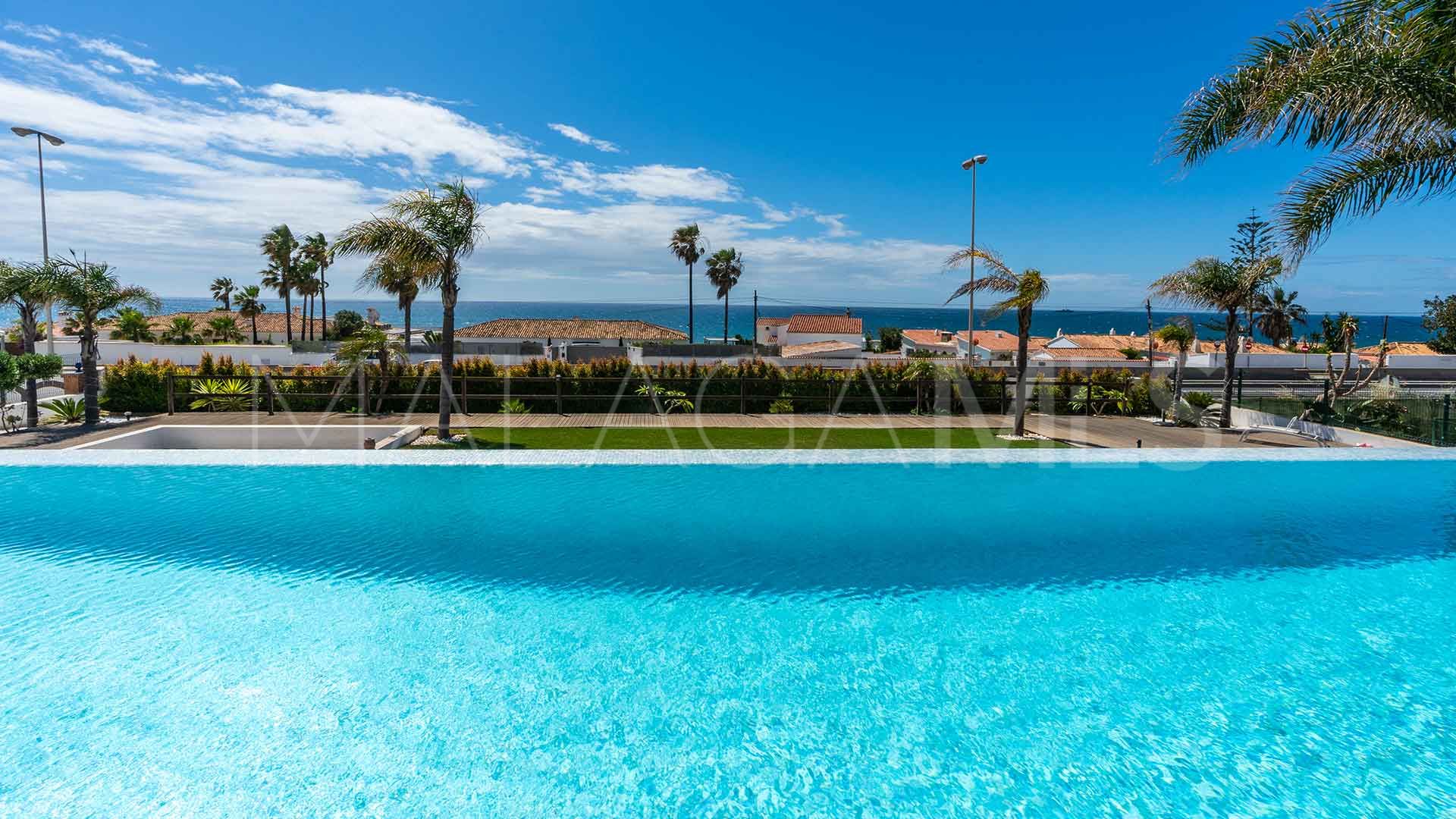 Villa for sale in El Chaparral