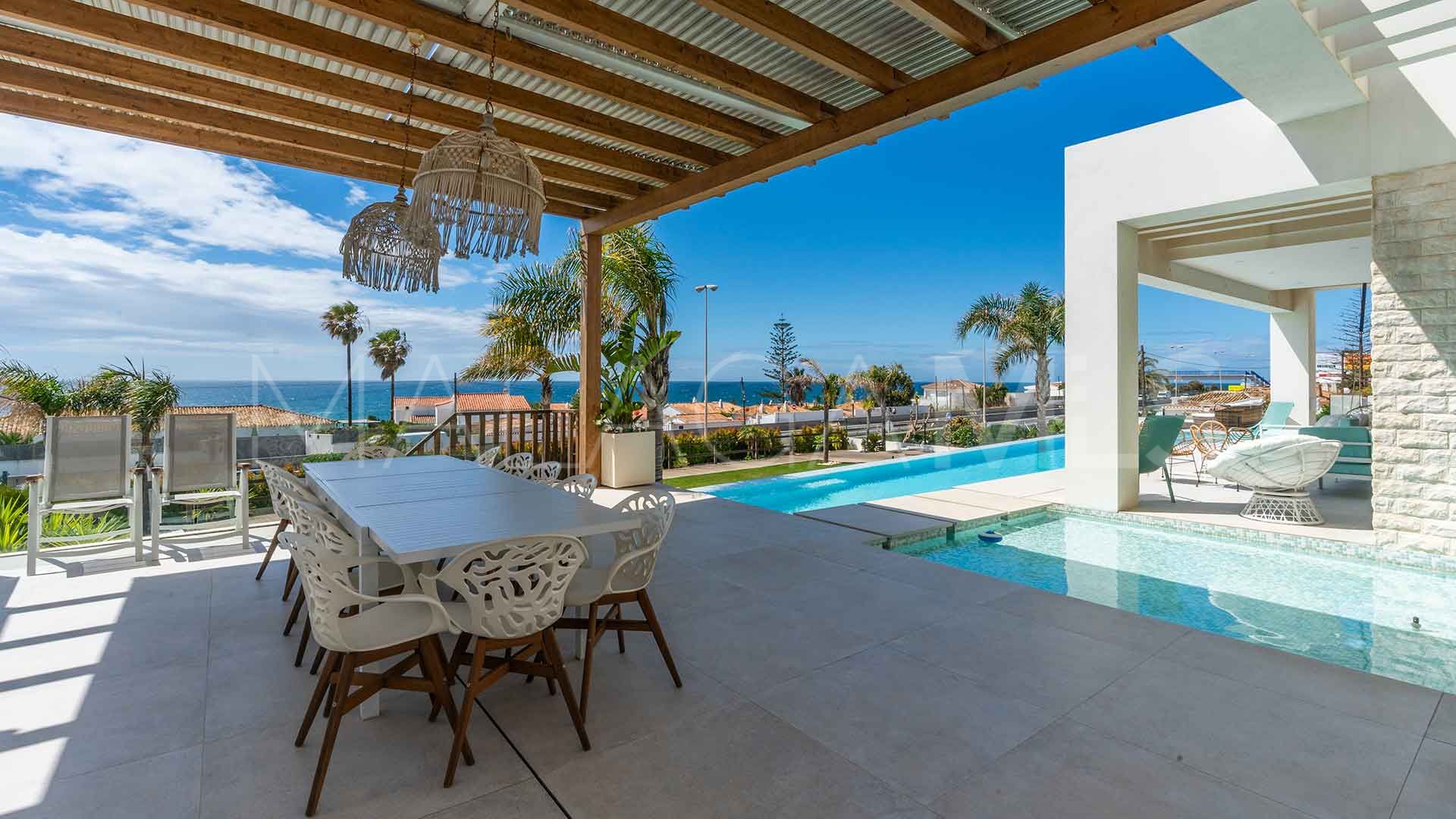 Villa for sale in El Chaparral