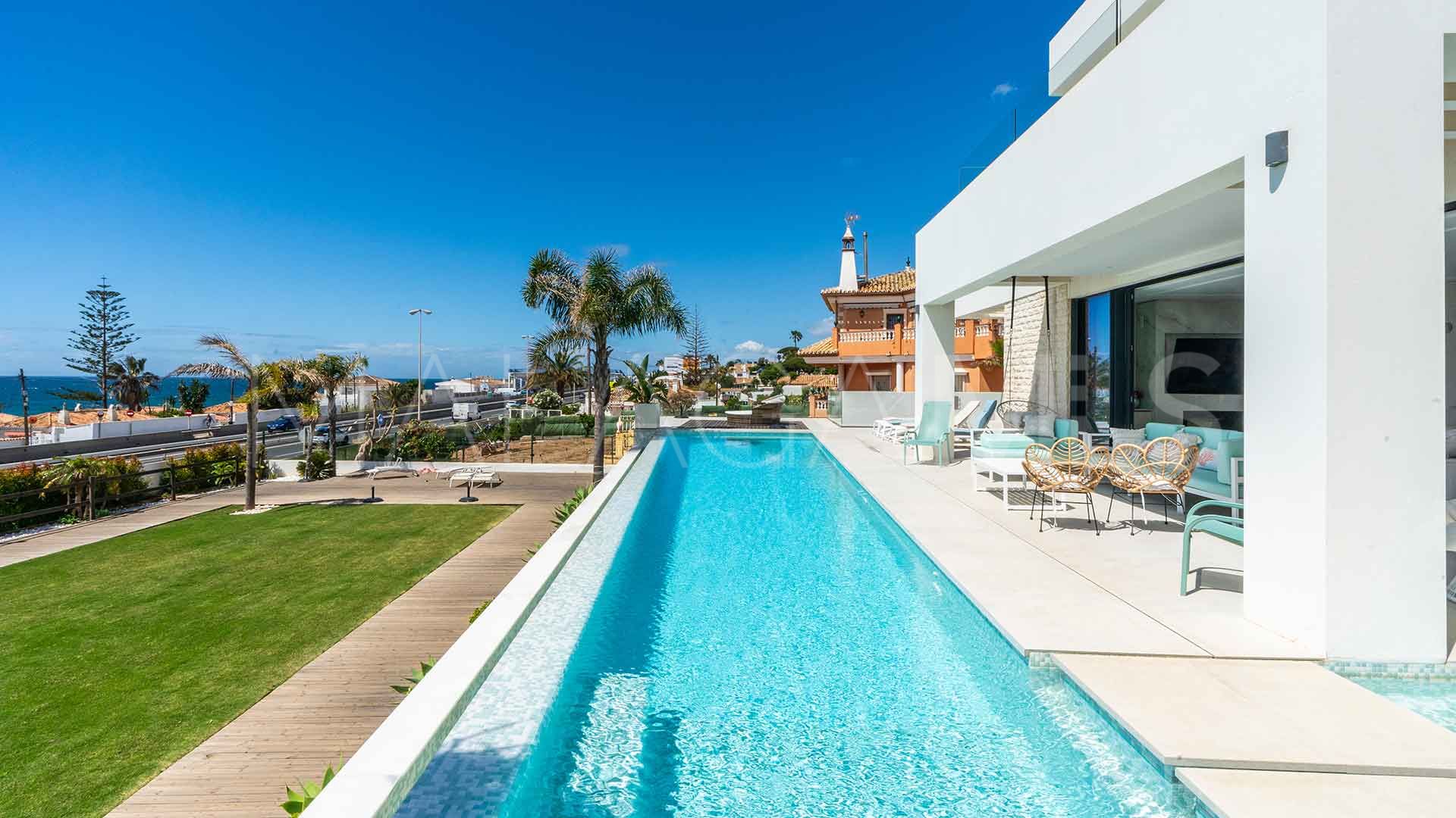 Villa for sale in El Chaparral