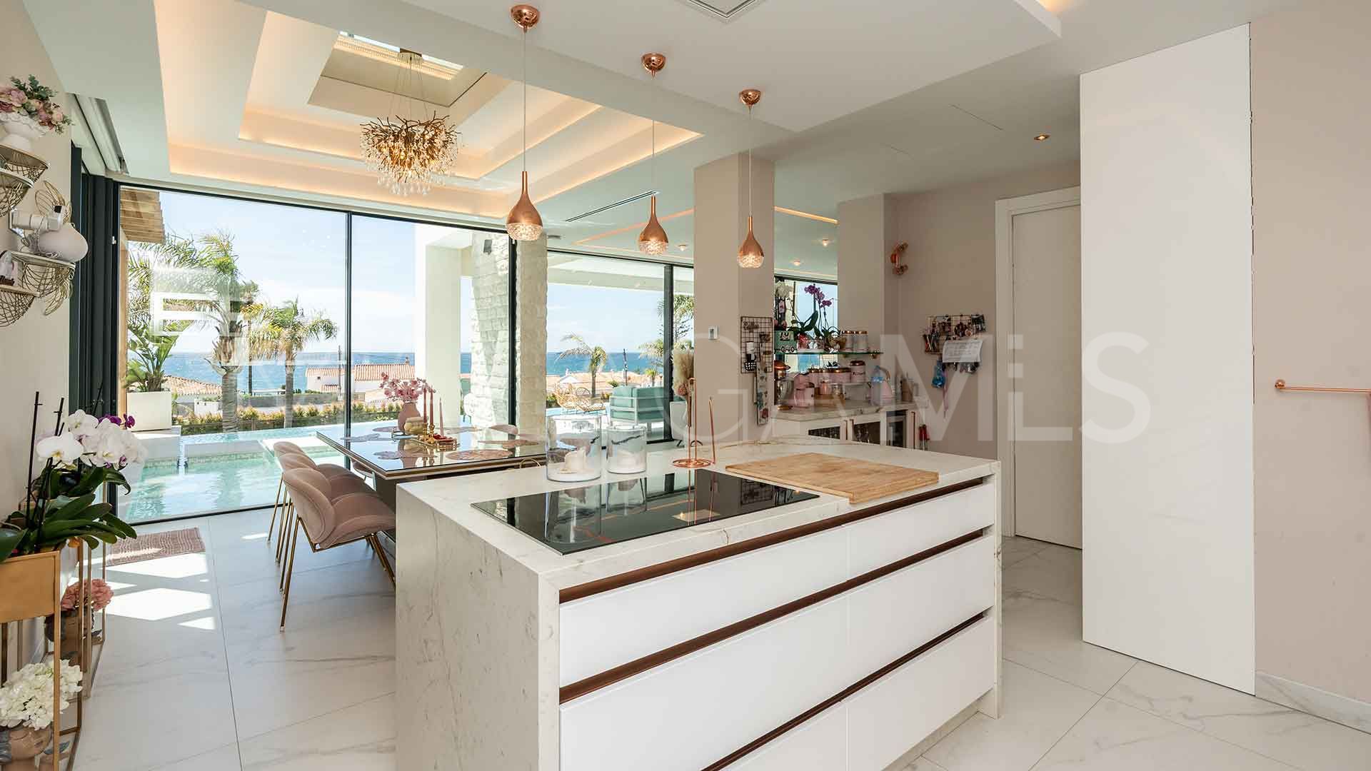 Villa for sale in El Chaparral
