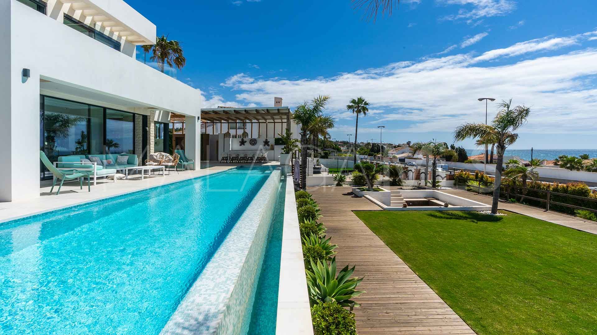 Villa for sale in El Chaparral