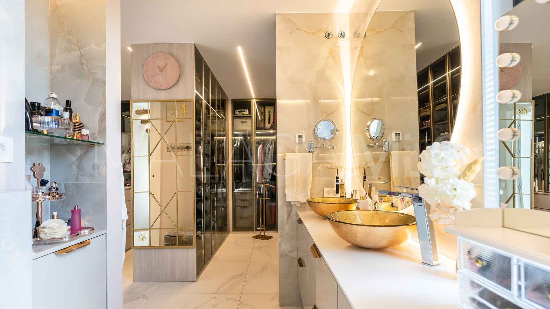 Villa for sale in El Chaparral