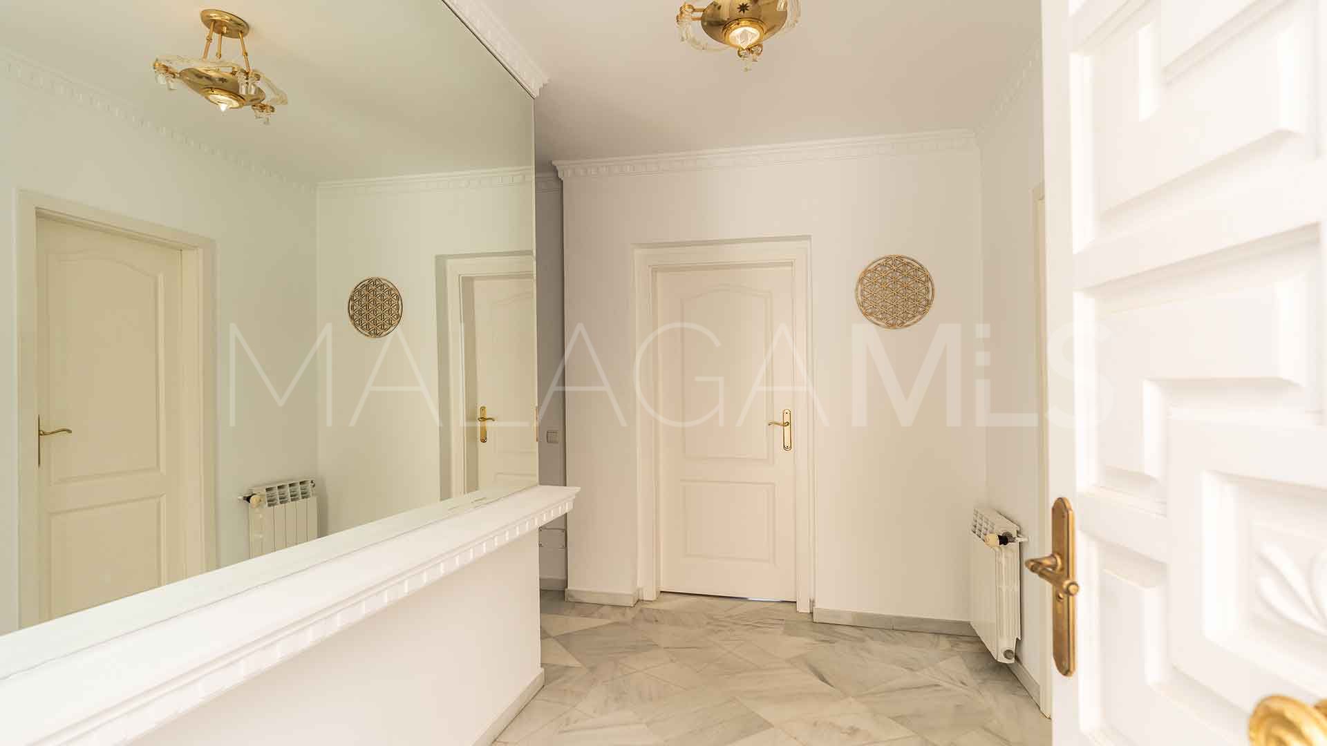 Villa for sale in Marbella Hill Club