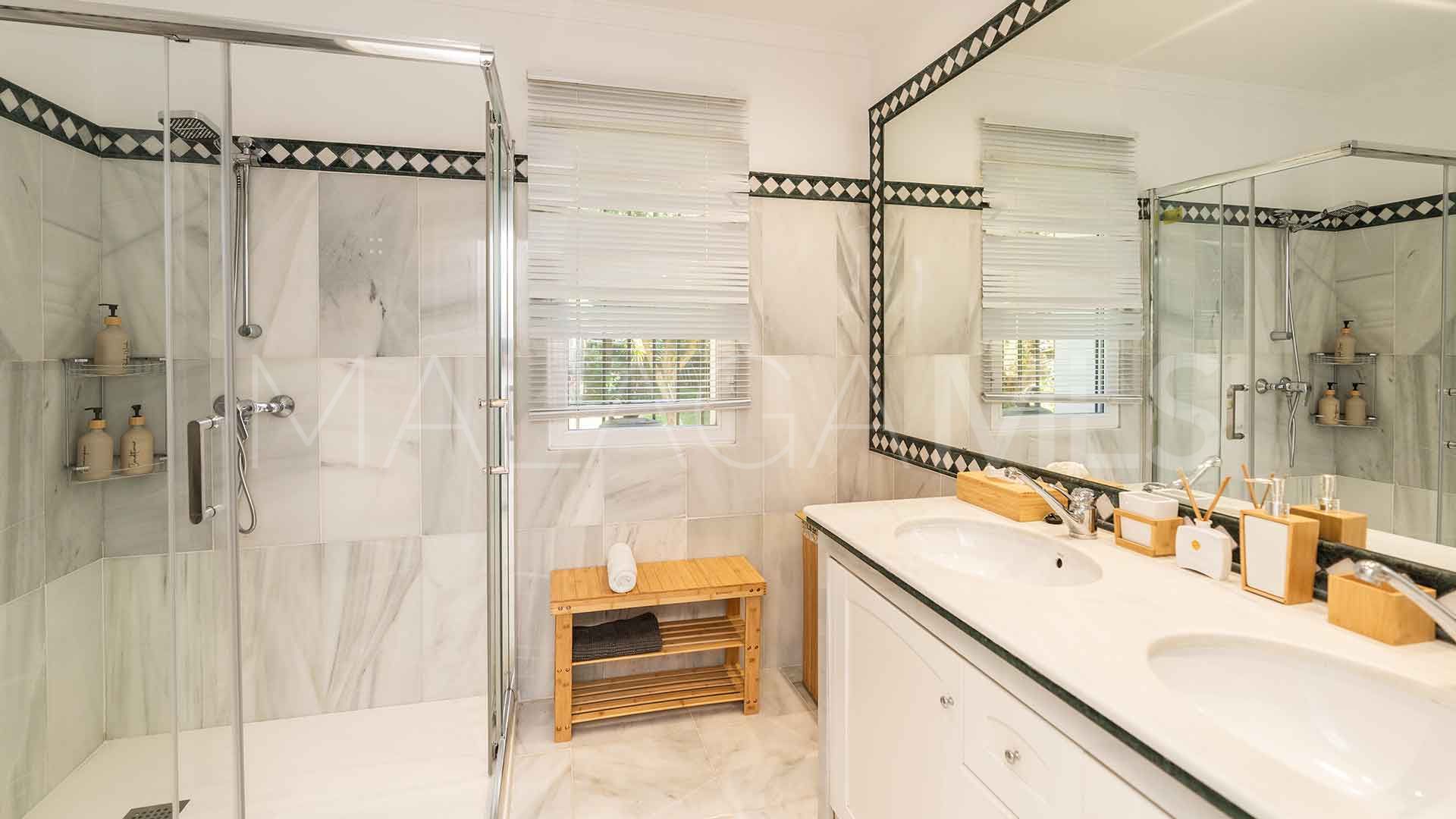 Villa for sale in Marbella Hill Club