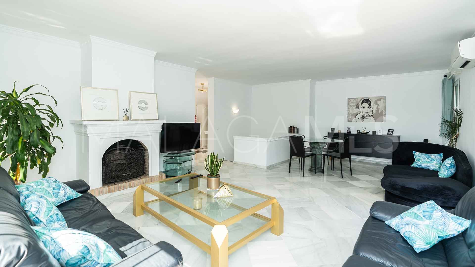 Villa for sale in Marbella Hill Club