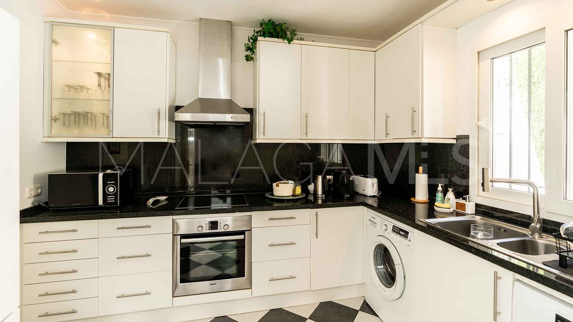Villa for sale in Marbella Hill Club