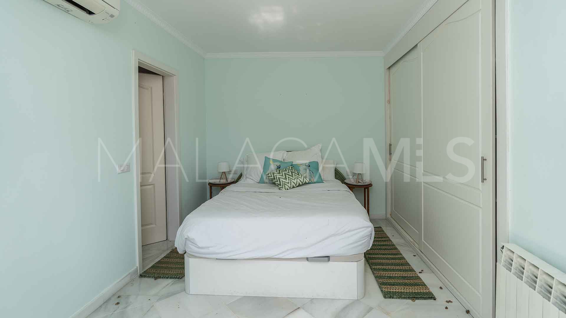 Villa for sale in Marbella Hill Club