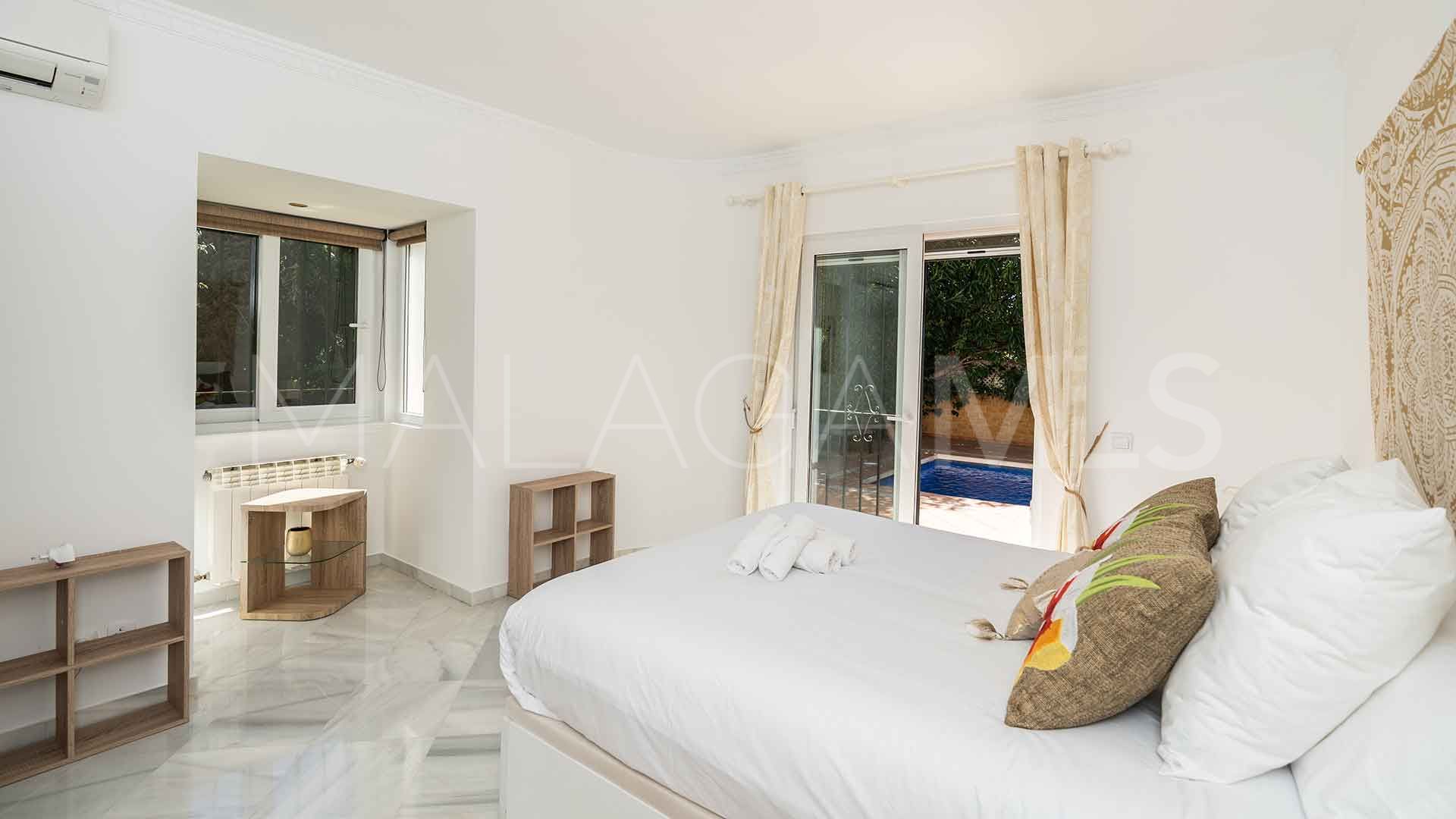 Villa for sale in Marbella Hill Club