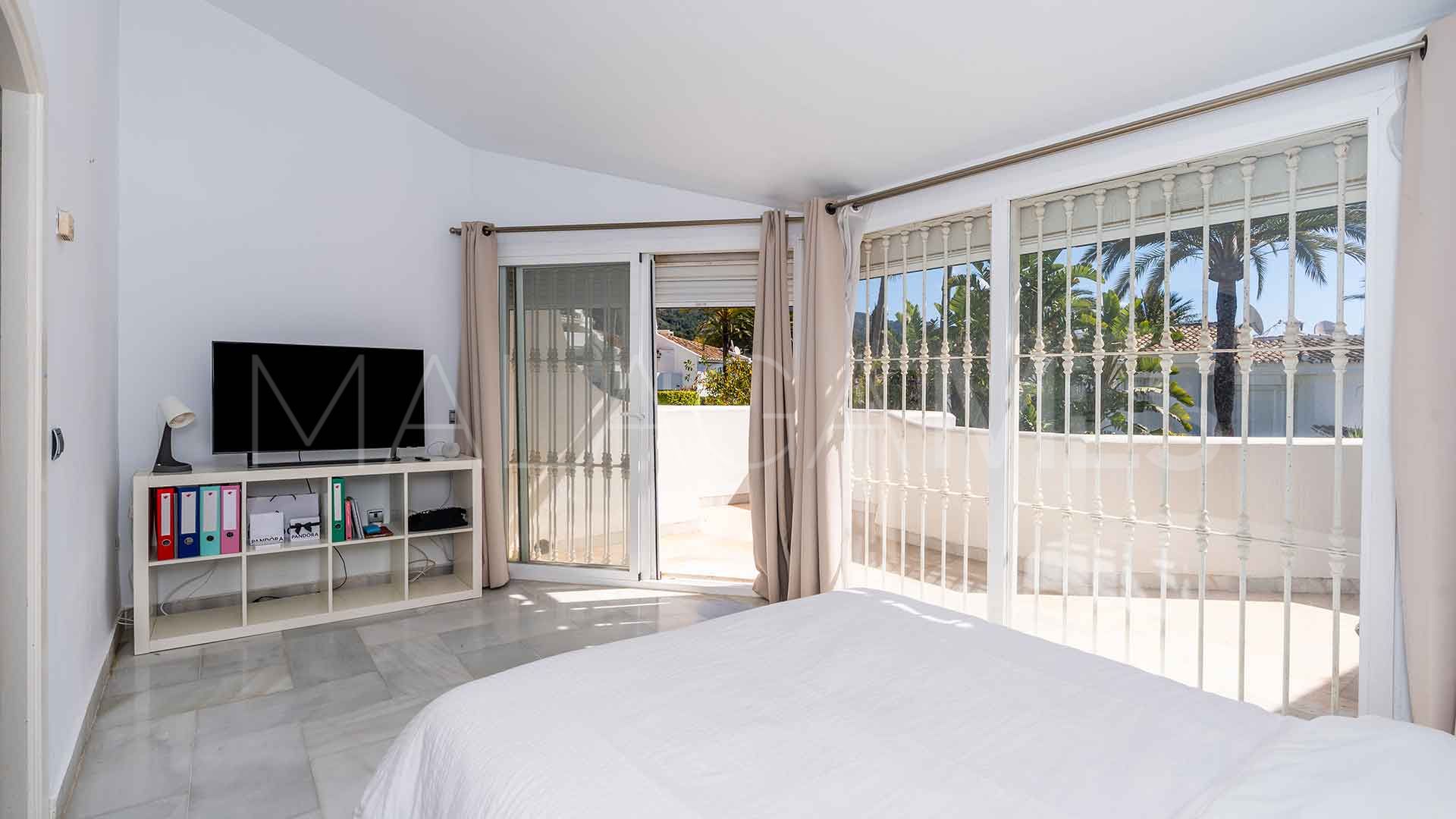 Radhus for sale in Marbella Golden Mile