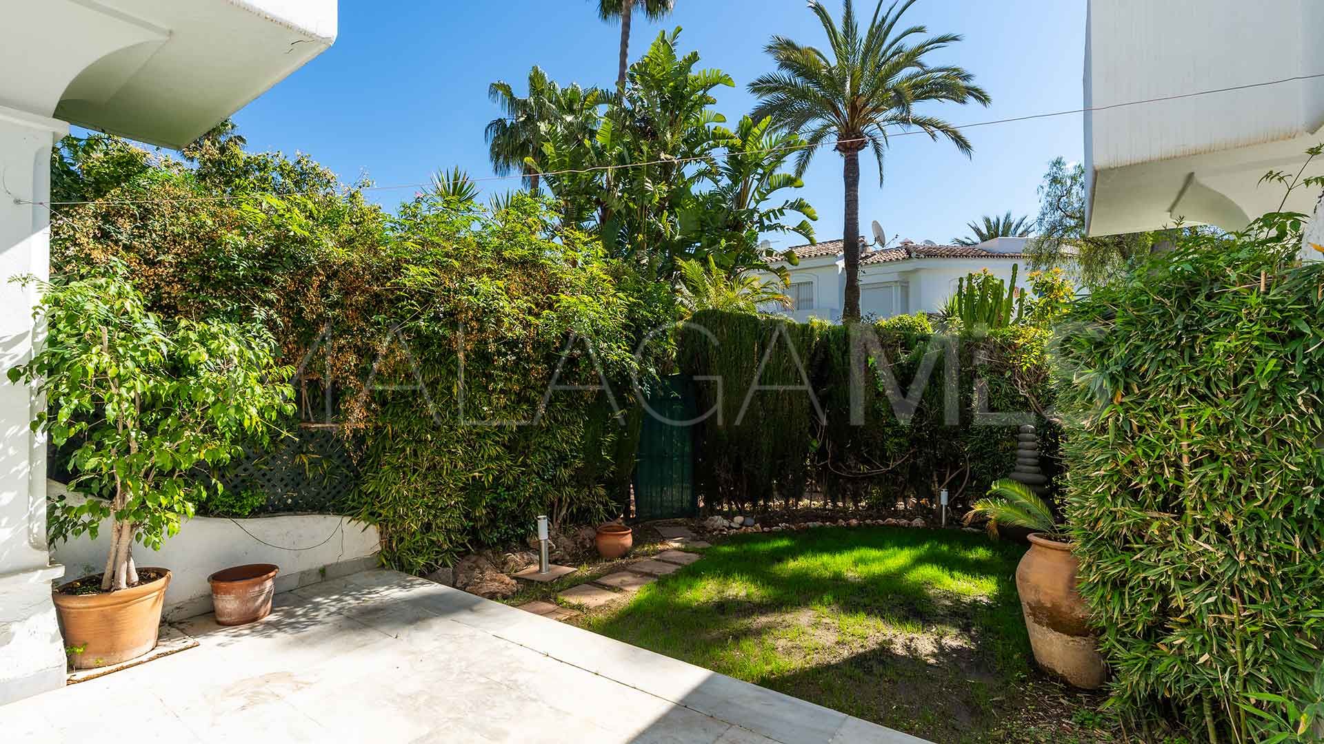 Radhus for sale in Marbella Golden Mile