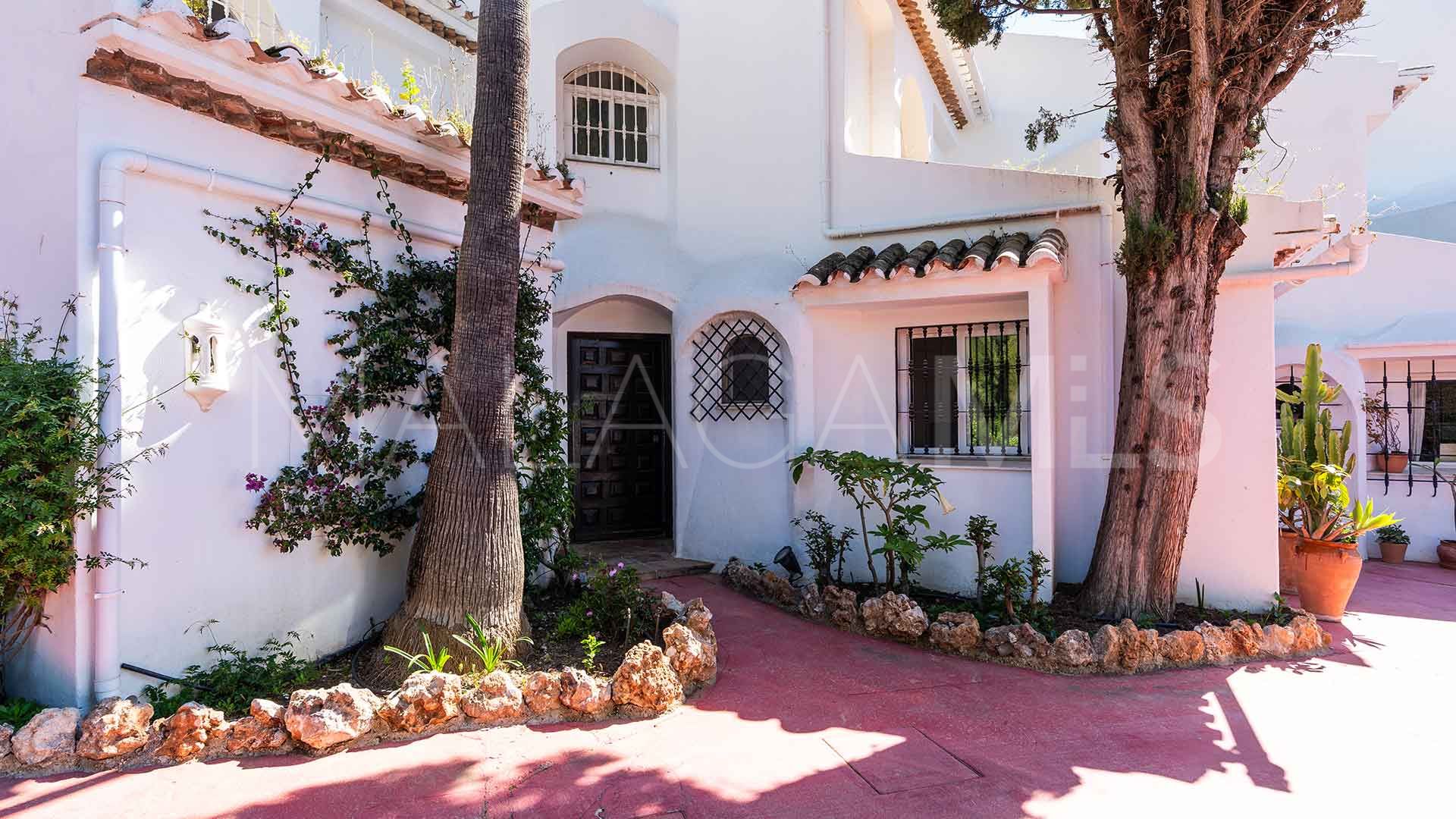 Radhus for sale in Marbella Golden Mile