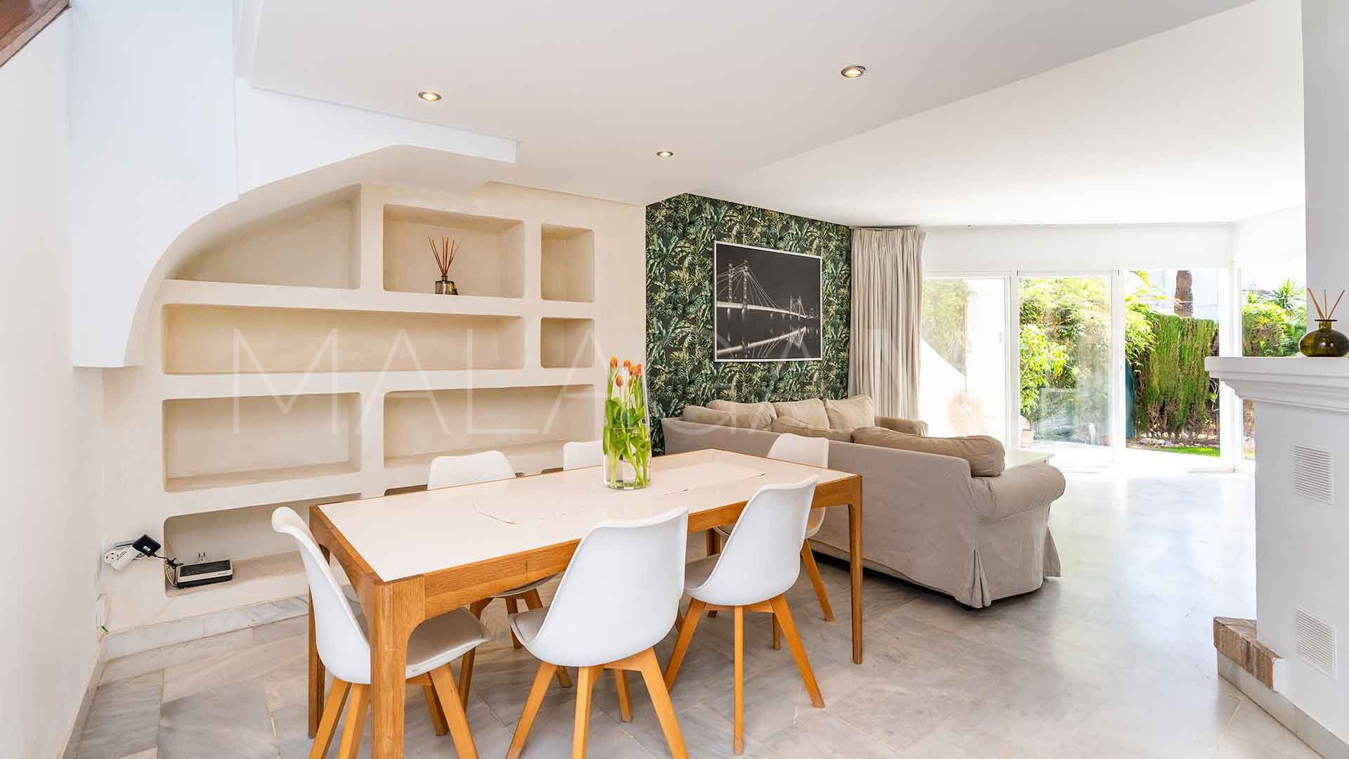 Radhus for sale in Marbella Golden Mile