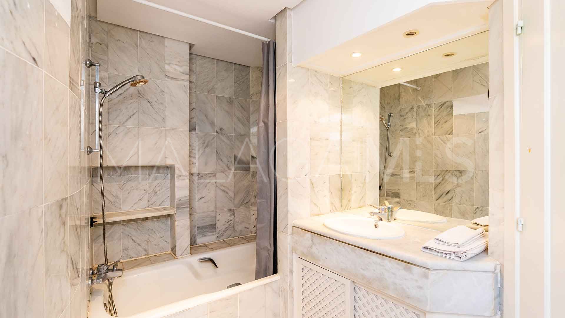 Radhus for sale in Marbella Golden Mile