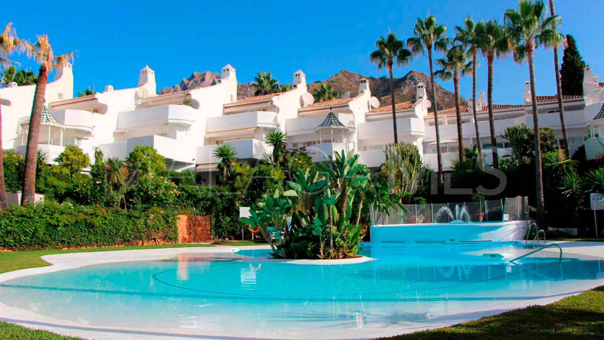 Radhus for sale in Marbella Golden Mile