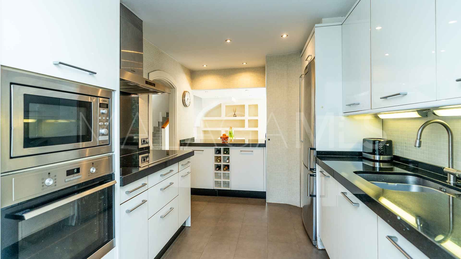 Radhus for sale in Marbella Golden Mile