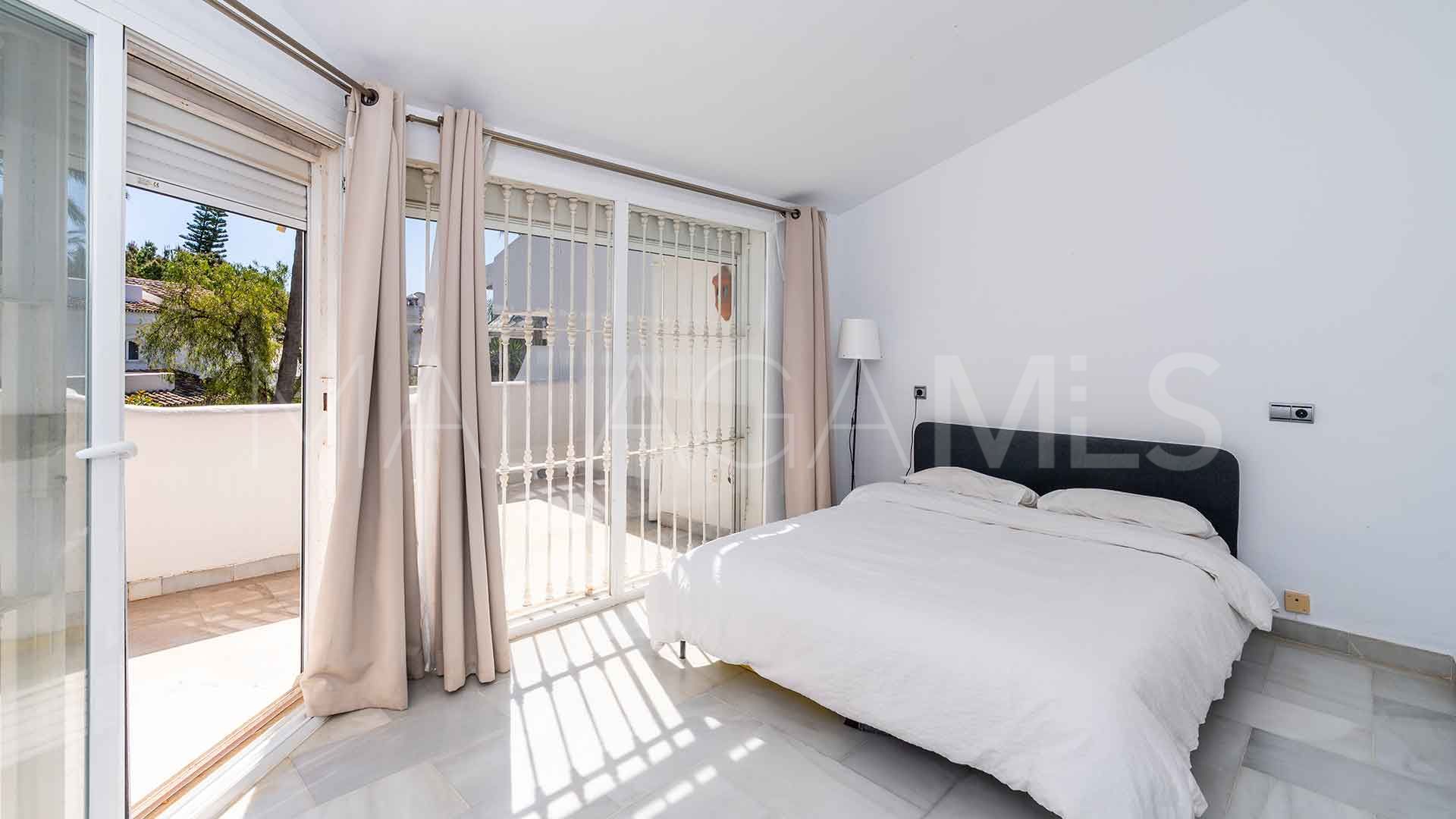 Radhus for sale in Marbella Golden Mile