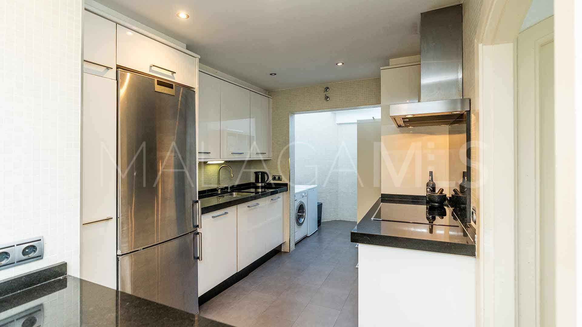 Radhus for sale in Marbella Golden Mile