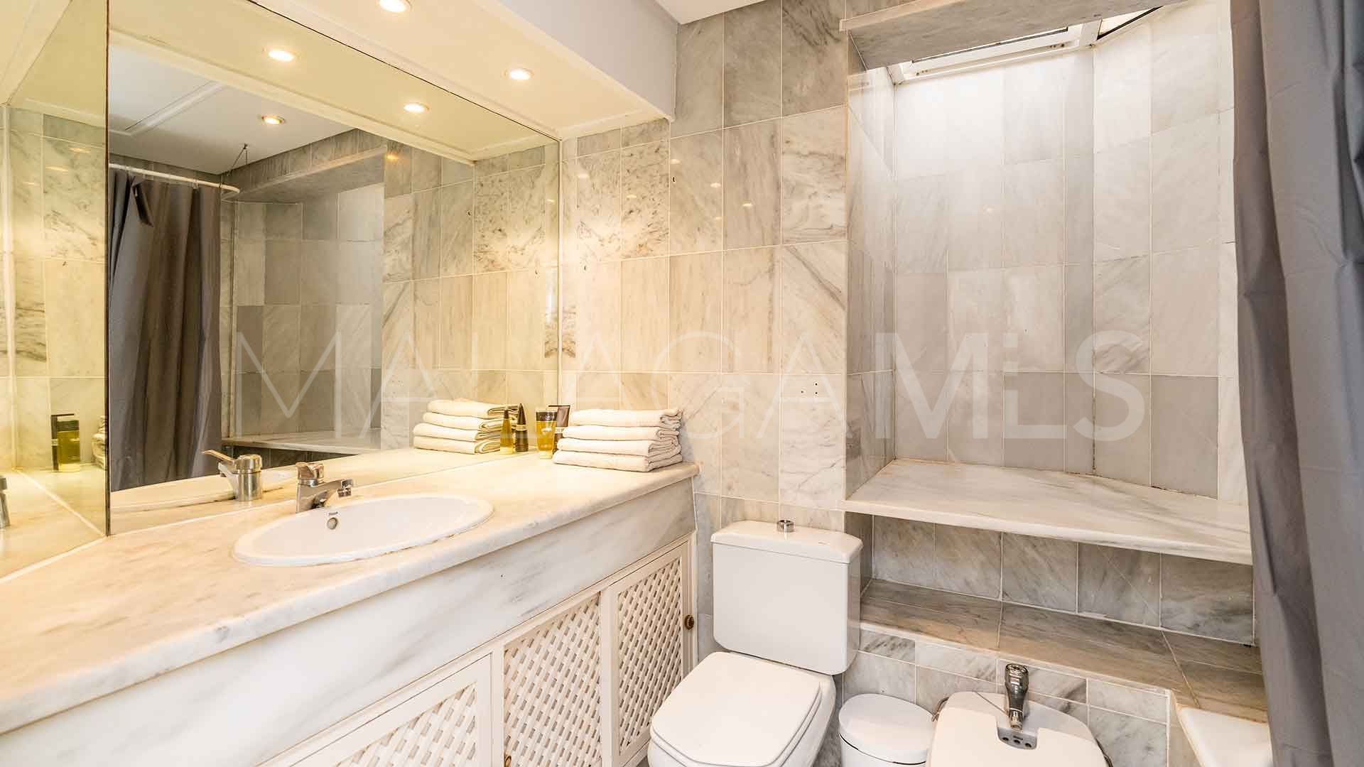 Radhus for sale in Marbella Golden Mile