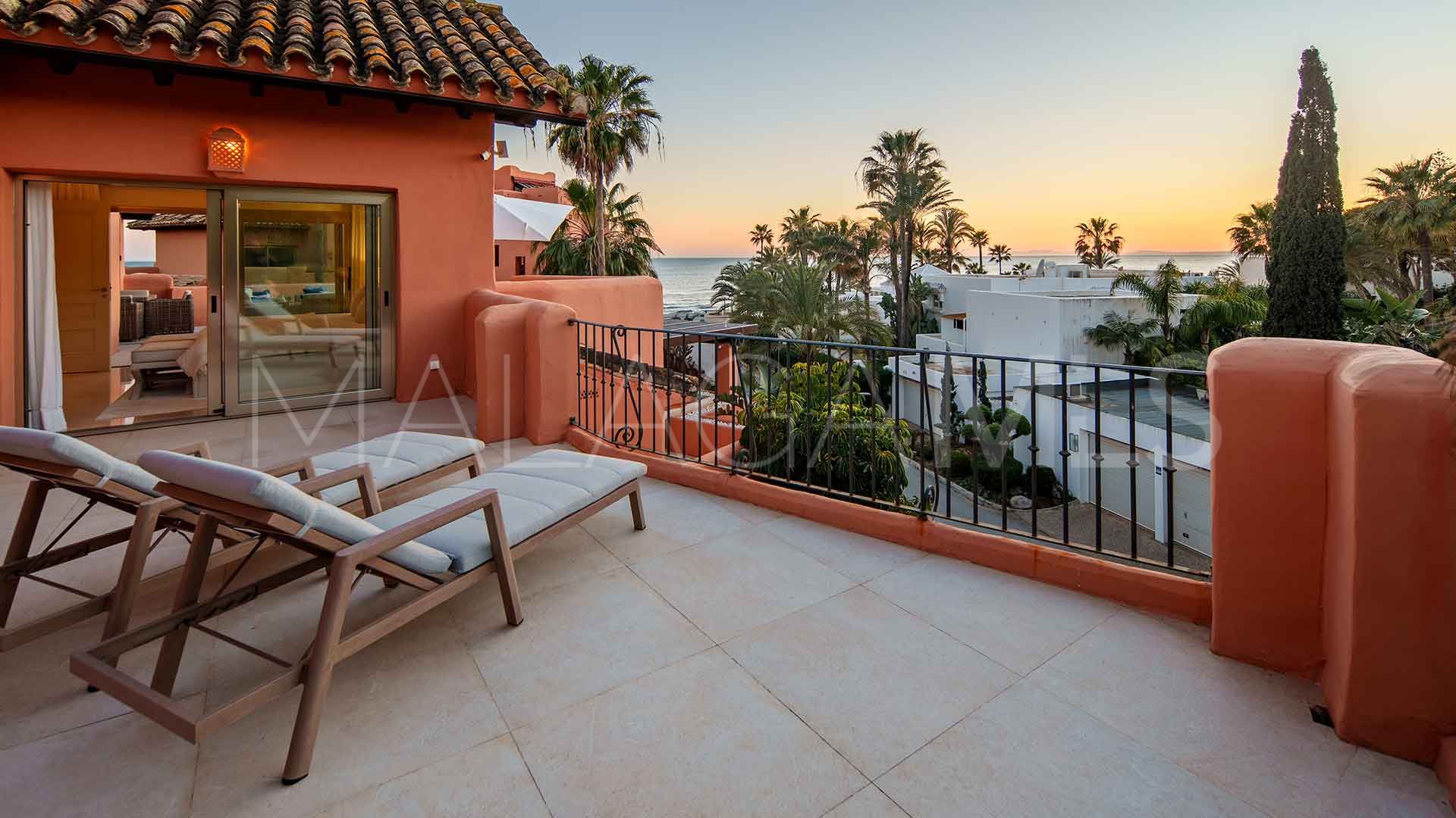 Buy duplex penthouse in La Morera
