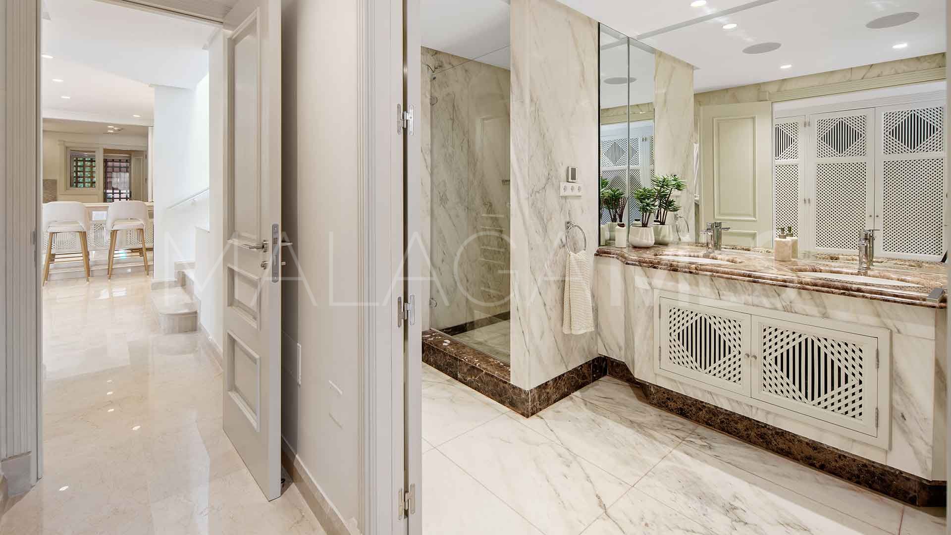 Buy duplex penthouse in La Morera