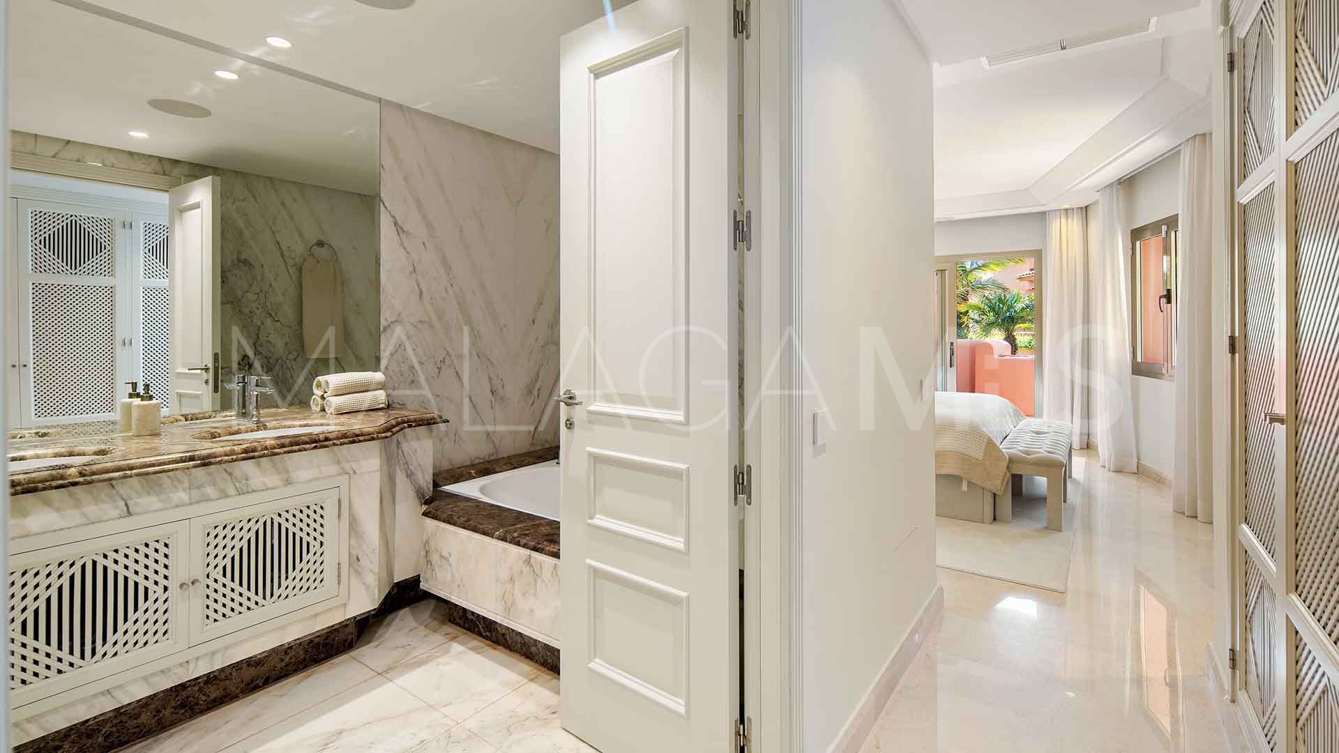 Buy duplex penthouse in La Morera