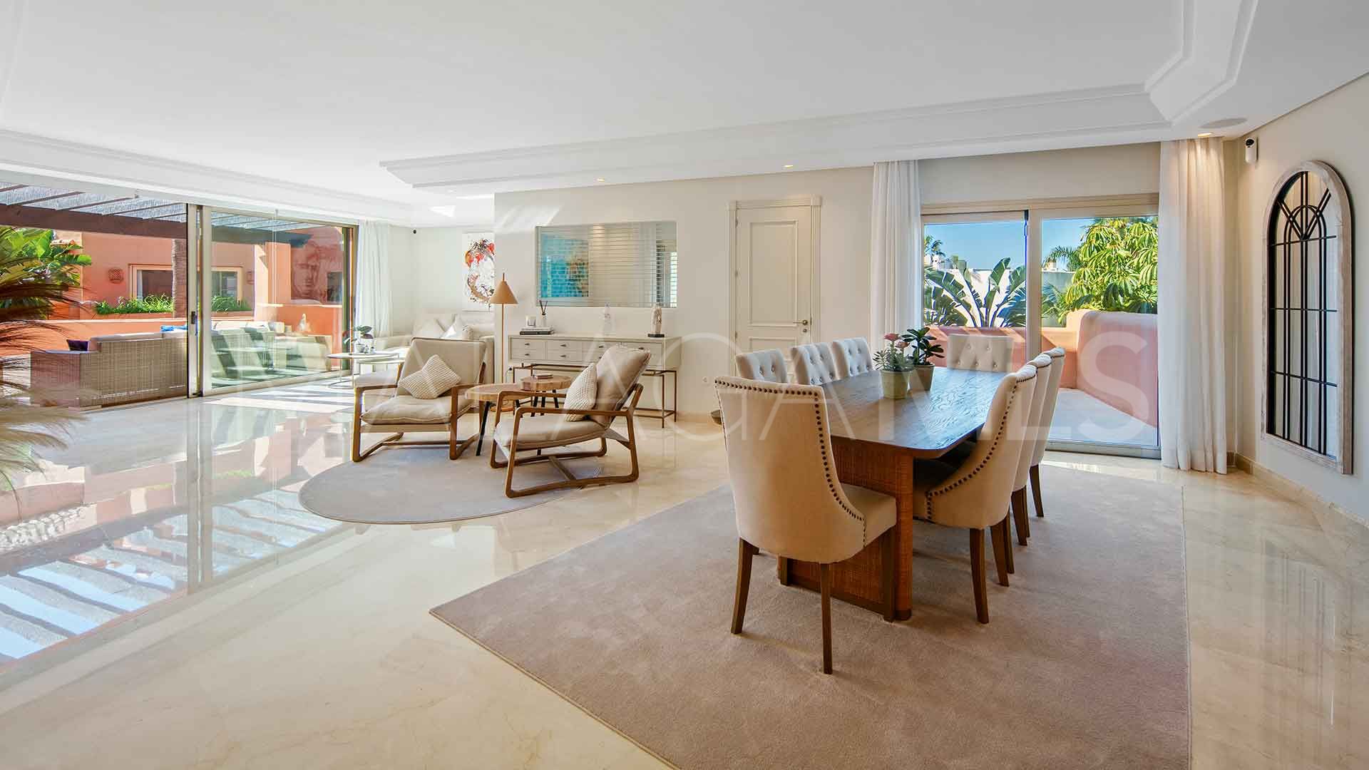 Buy duplex penthouse in La Morera