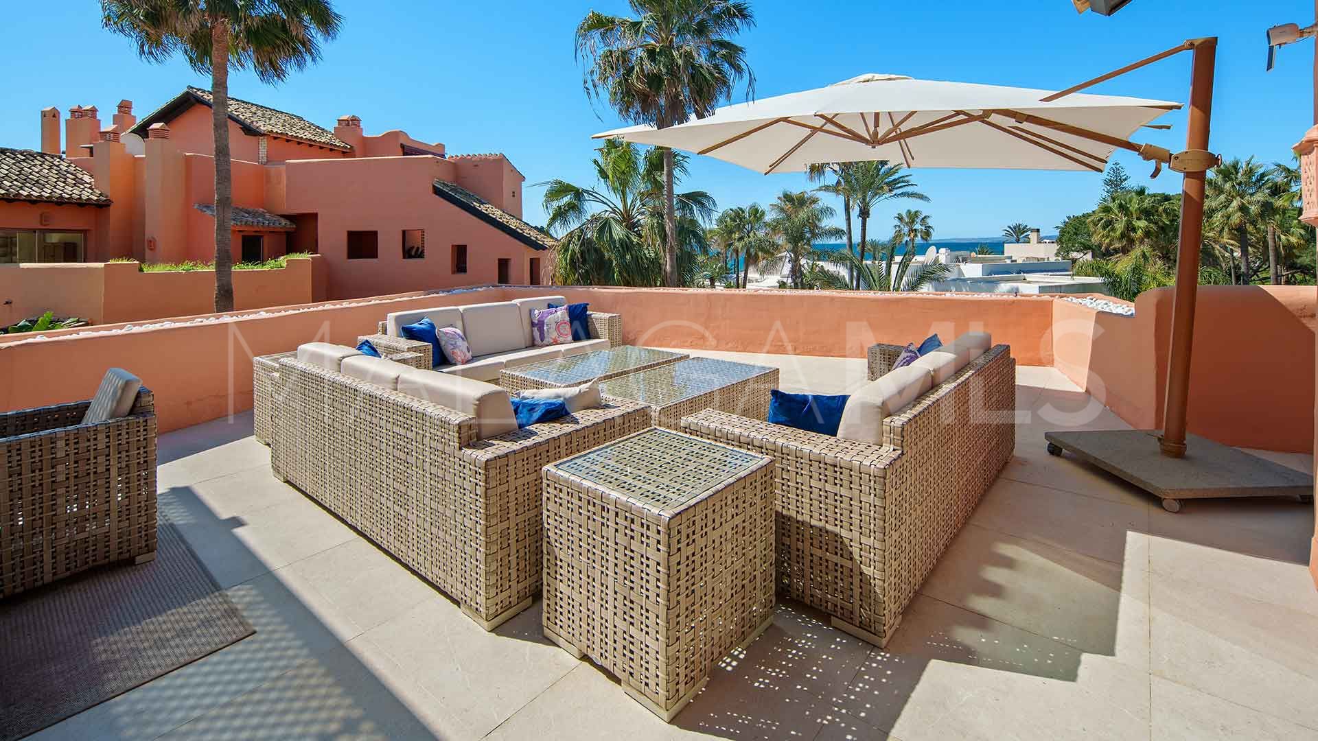 Buy duplex penthouse in La Morera
