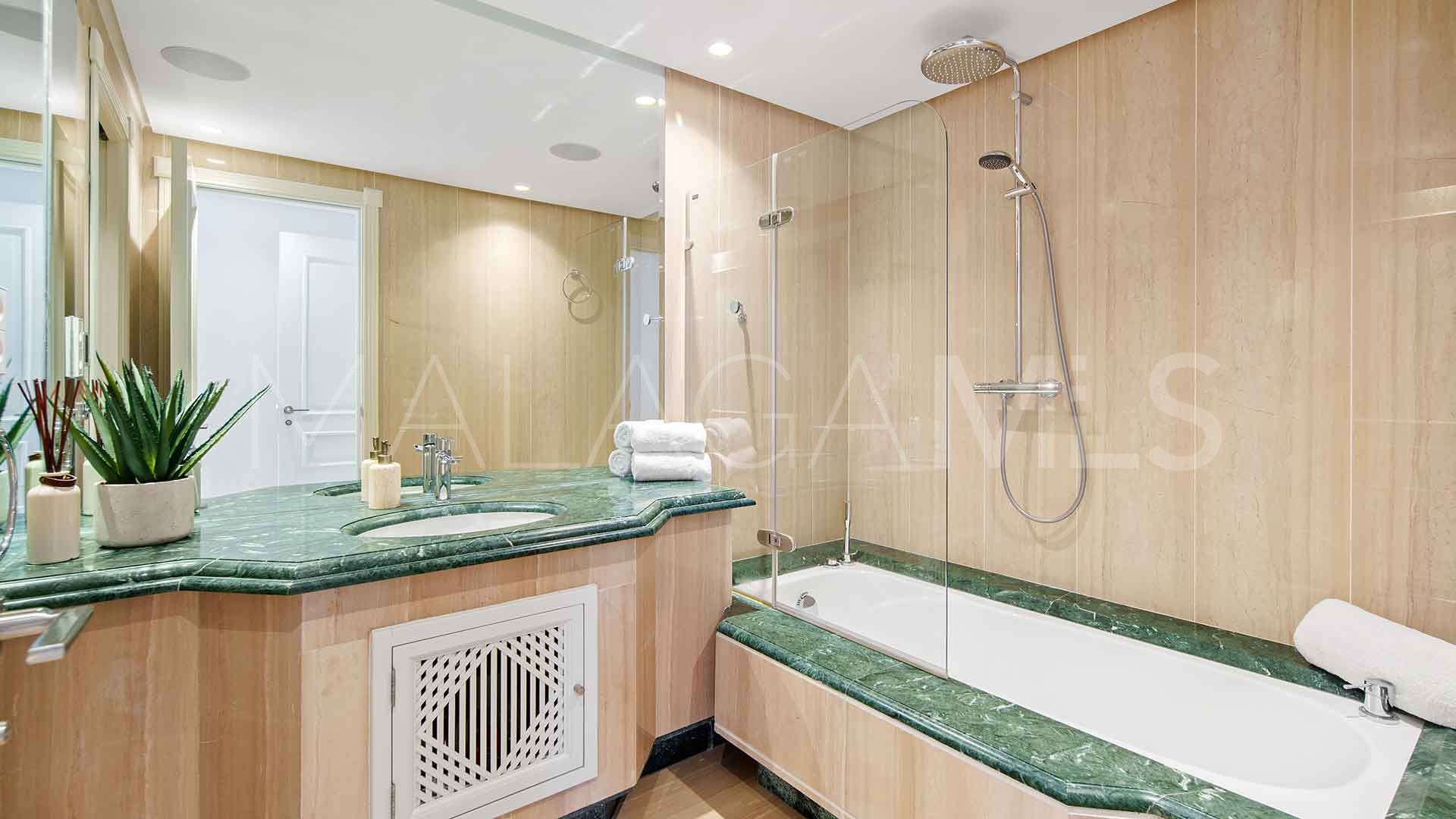 Buy duplex penthouse in La Morera
