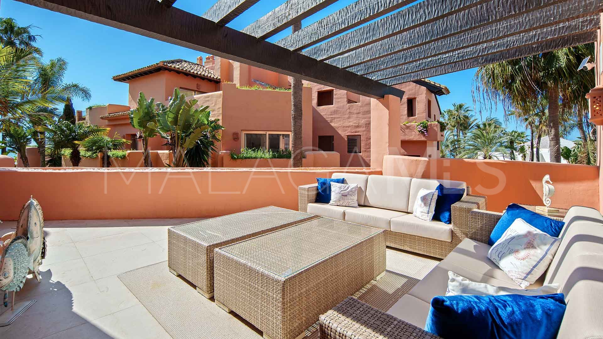 Buy duplex penthouse in La Morera