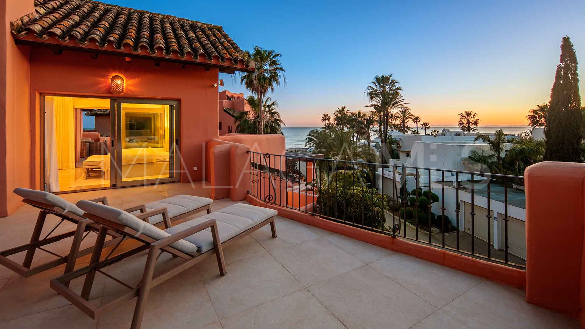 Buy duplex penthouse in La Morera