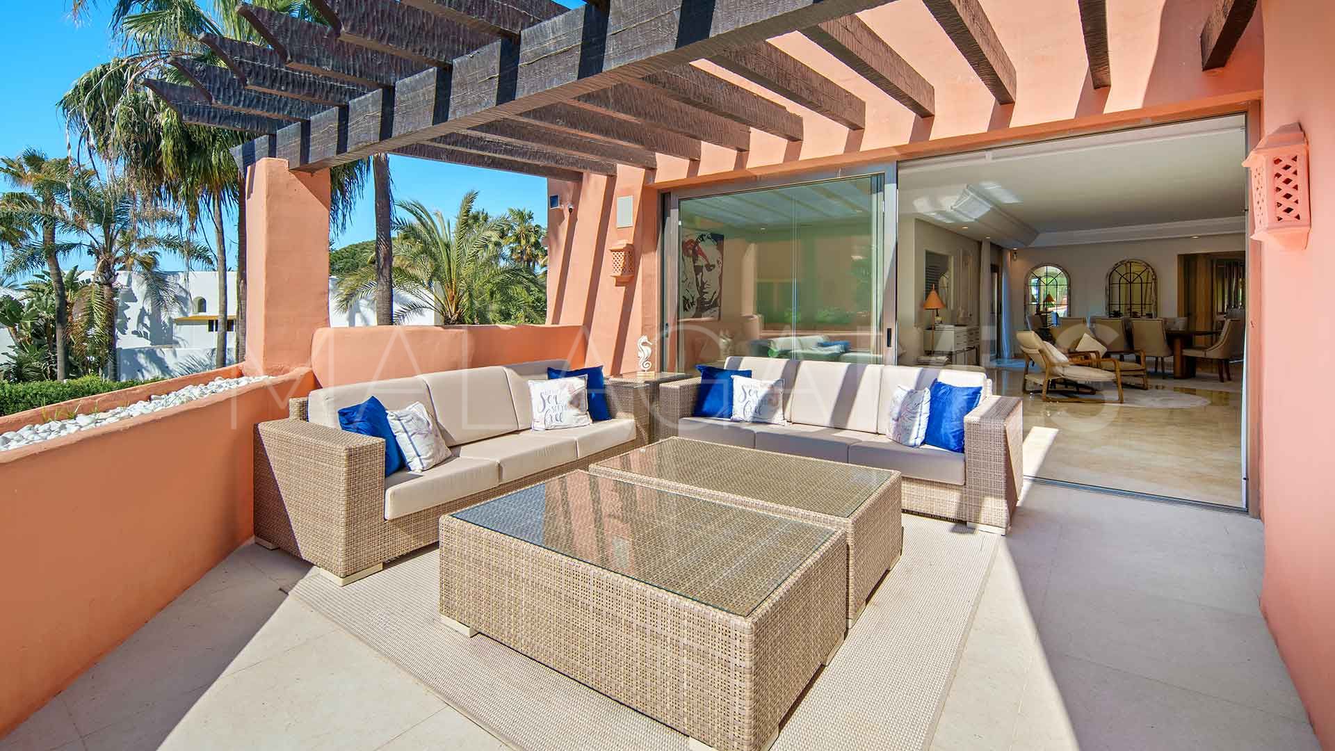 Buy duplex penthouse in La Morera