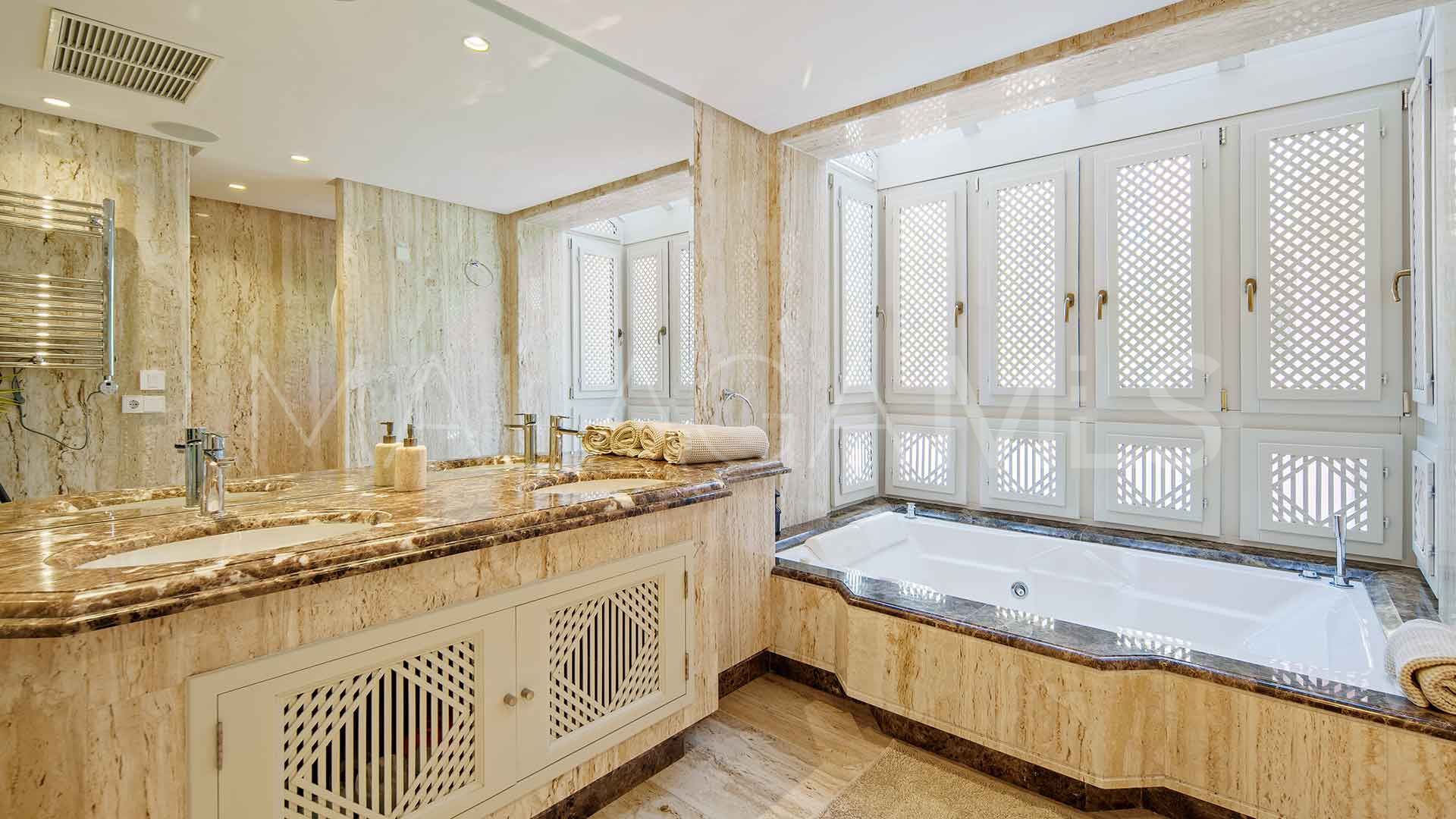 Buy duplex penthouse in La Morera