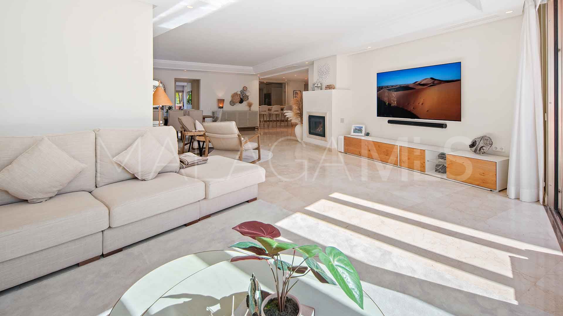 Buy duplex penthouse in La Morera