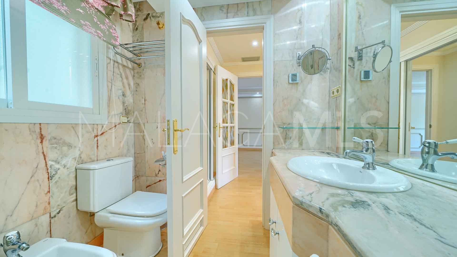 Wohnung for sale in Atrium