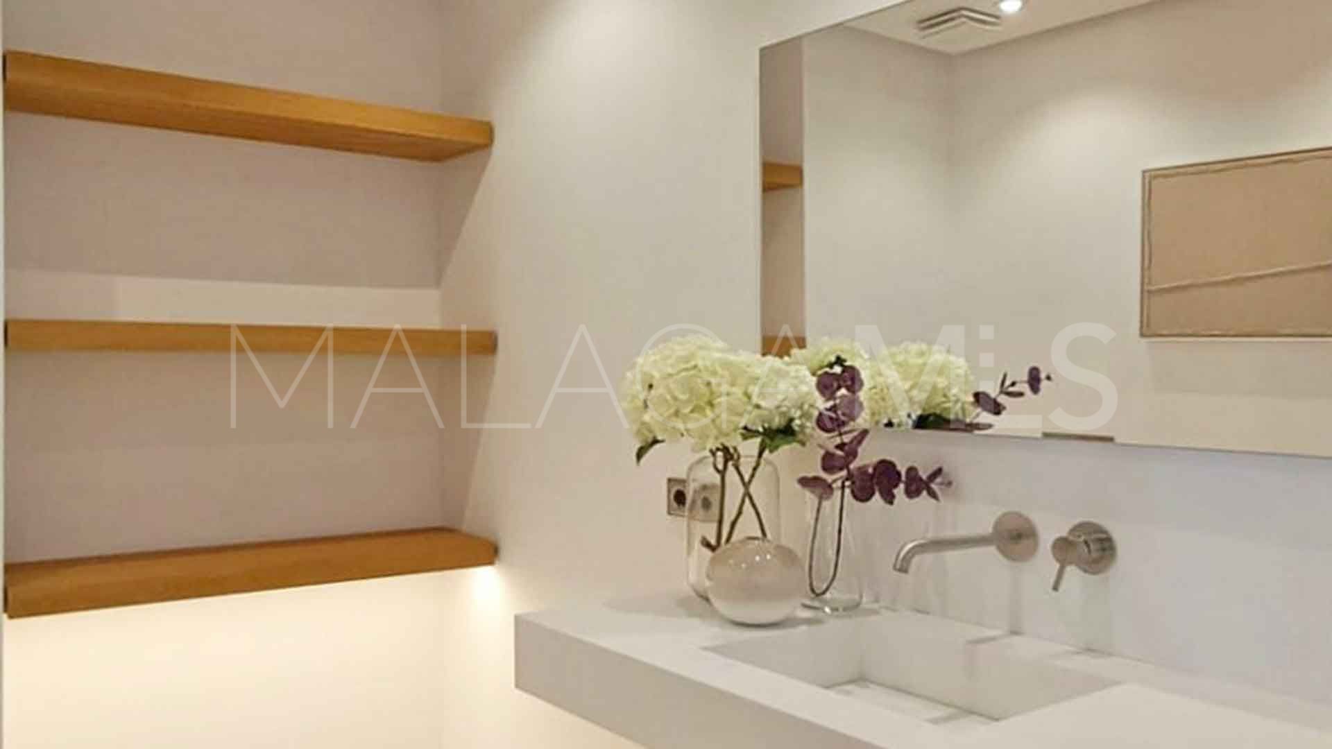 For sale apartment in Marbella - Puerto Banus with 4 bedrooms