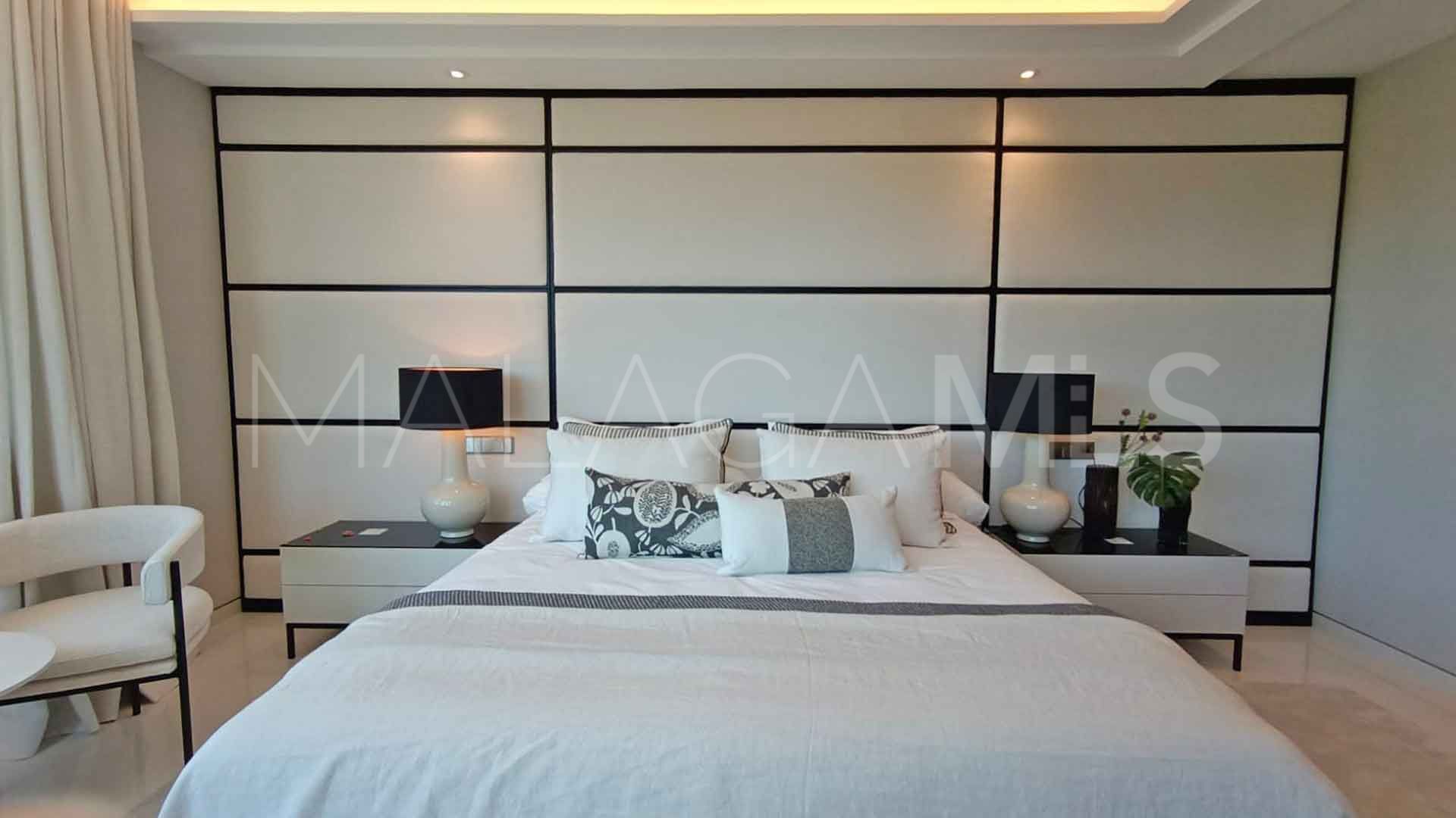 For sale apartment in Marbella - Puerto Banus with 4 bedrooms