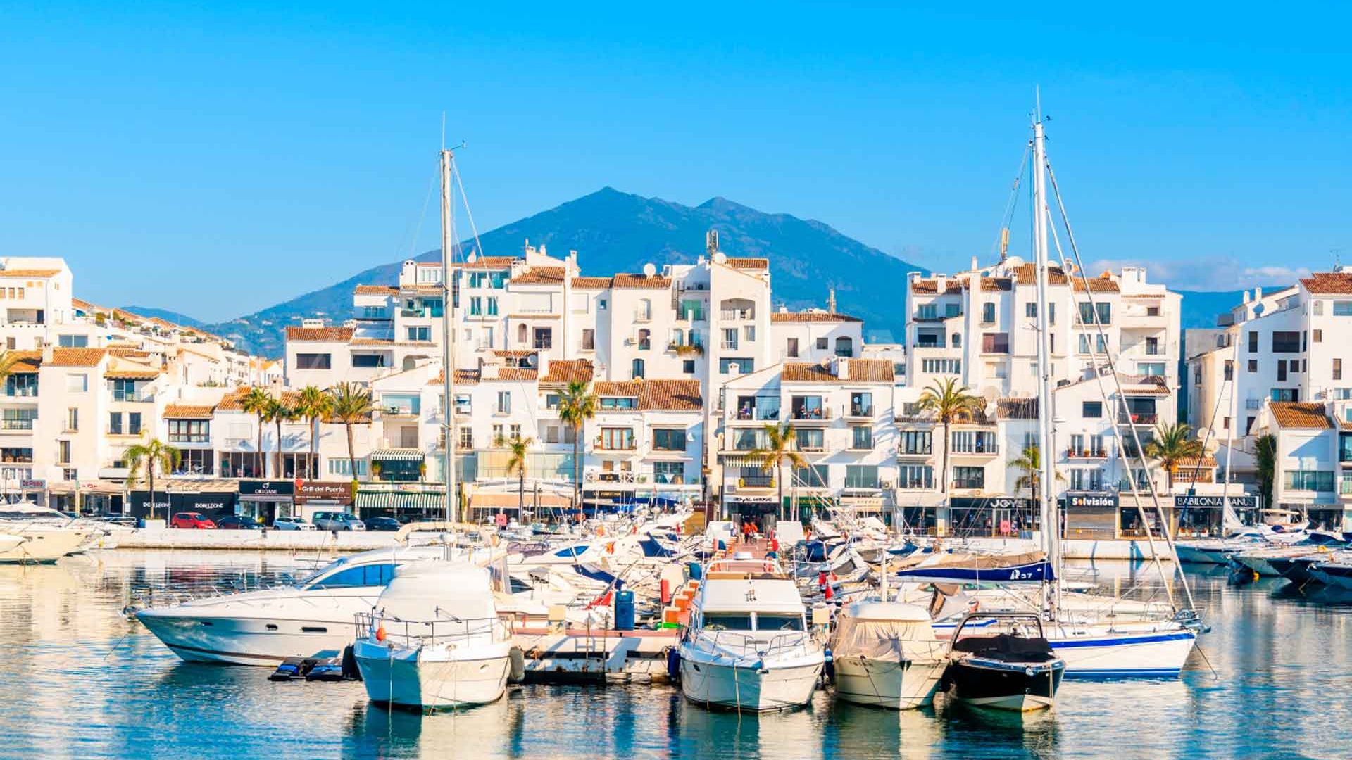For sale apartment in Marbella - Puerto Banus with 4 bedrooms