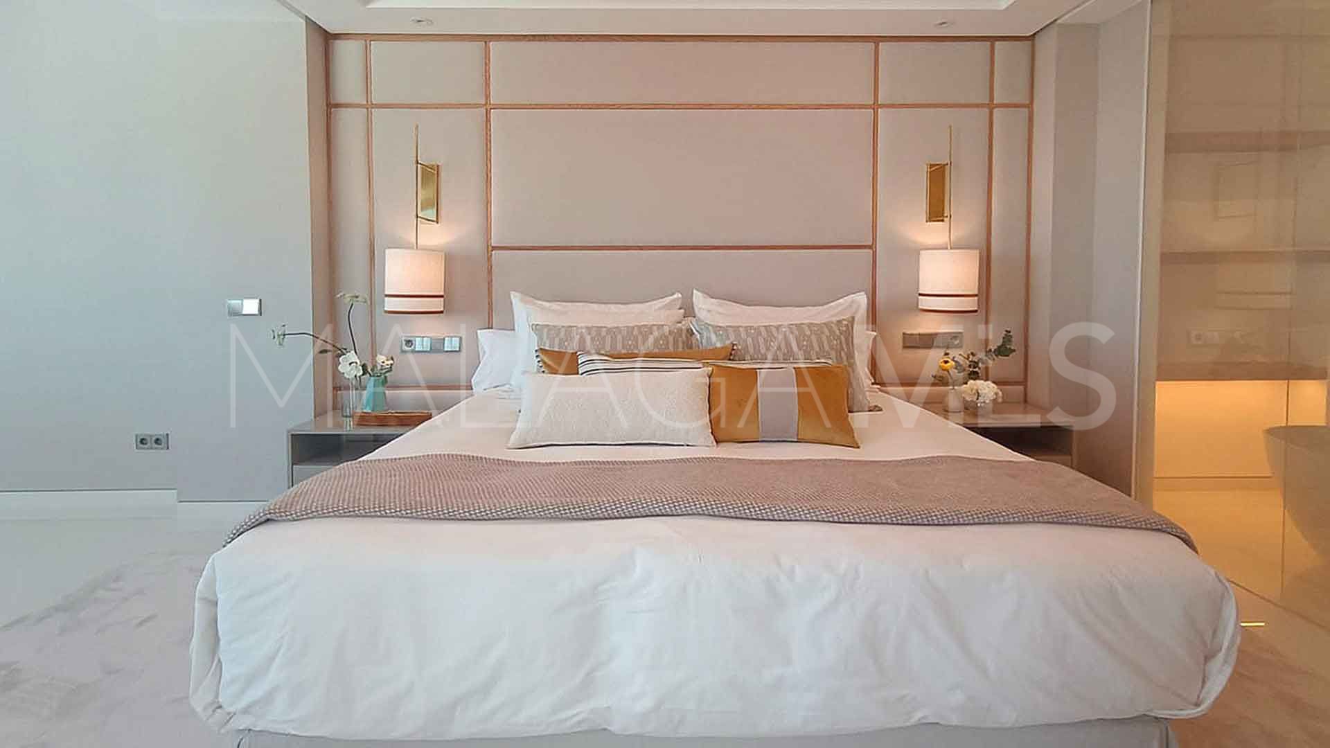 For sale apartment in Marbella - Puerto Banus with 4 bedrooms