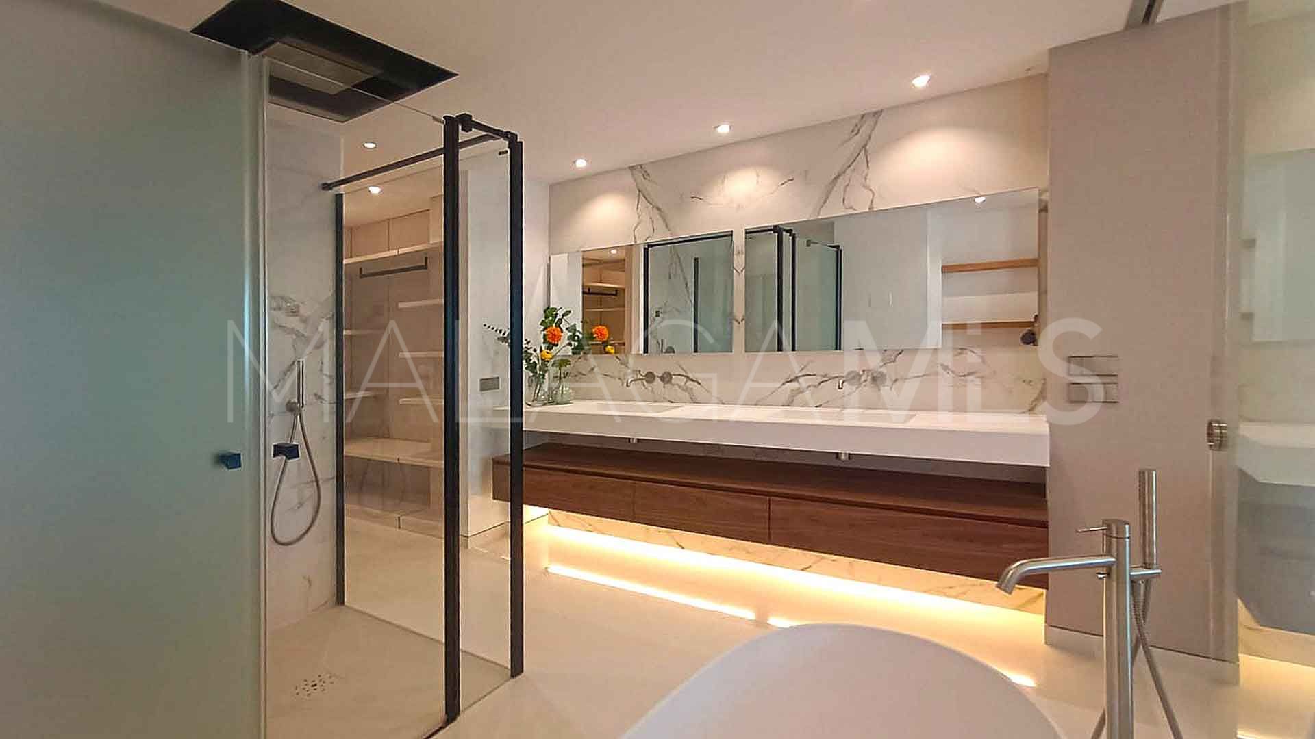 For sale apartment in Marbella - Puerto Banus with 4 bedrooms