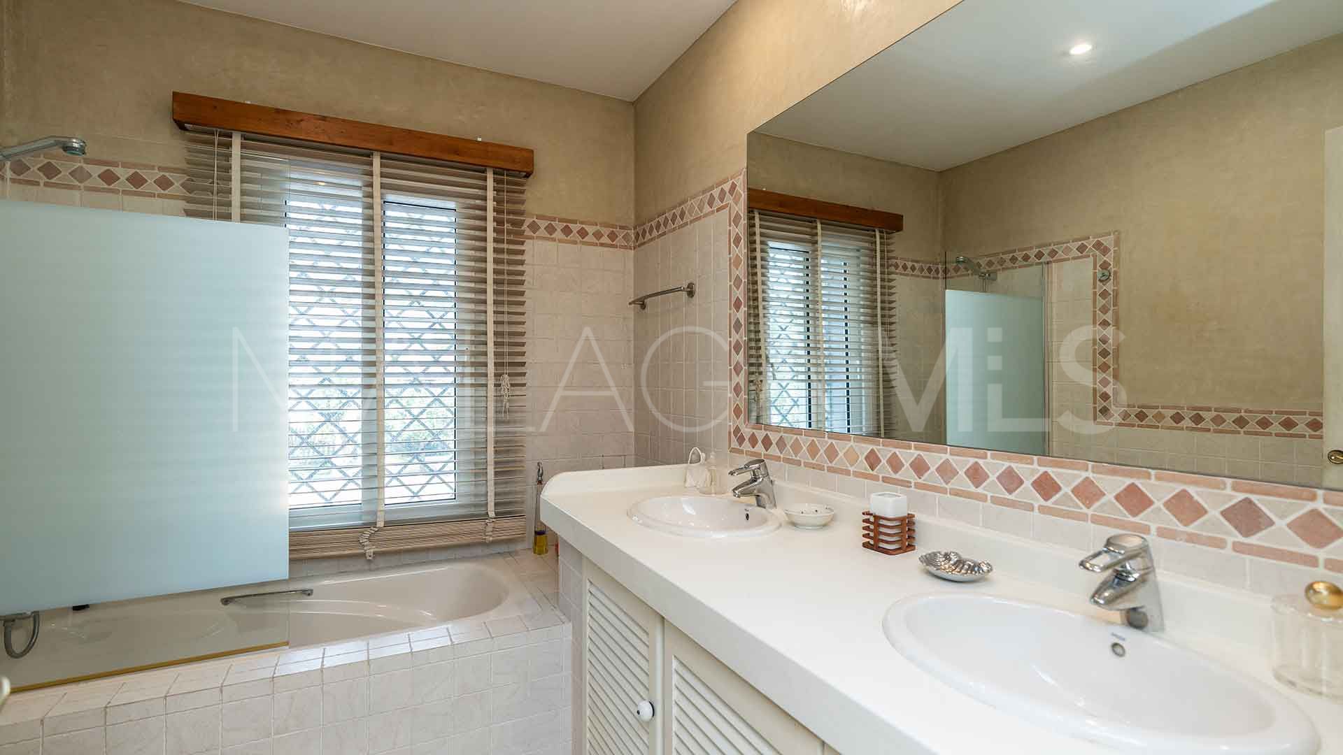 Villa for sale in Nagüeles