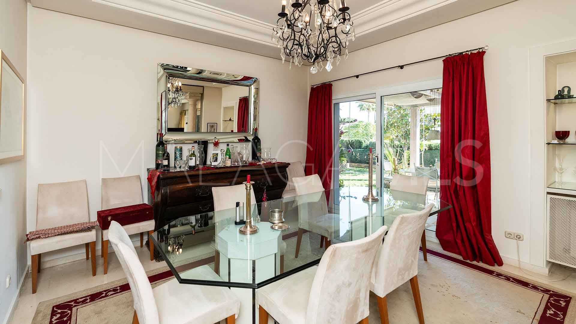 Villa for sale in Nagüeles