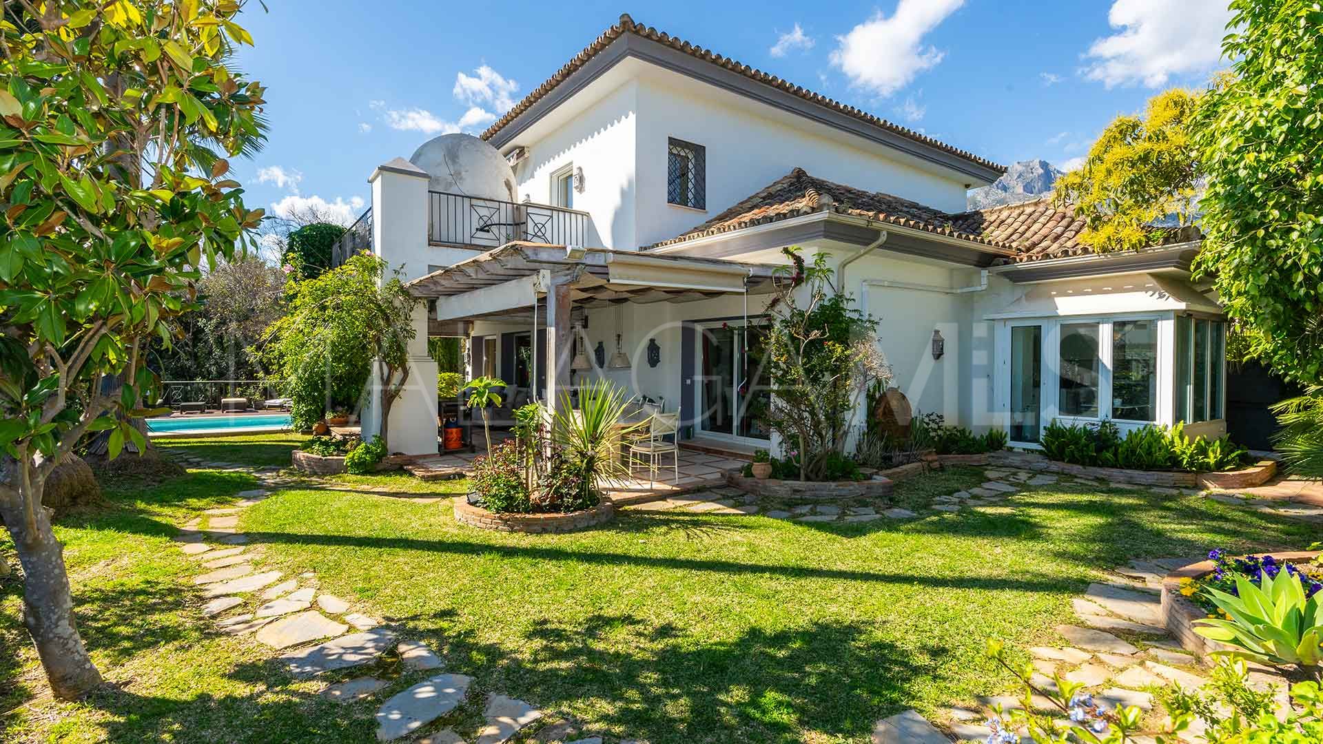 Villa for sale in Nagüeles