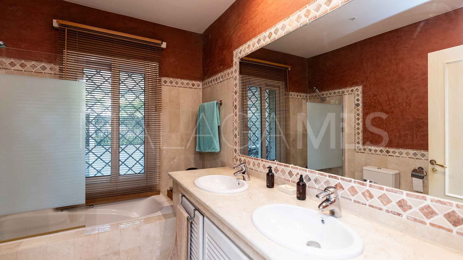 Villa for sale in Nagüeles